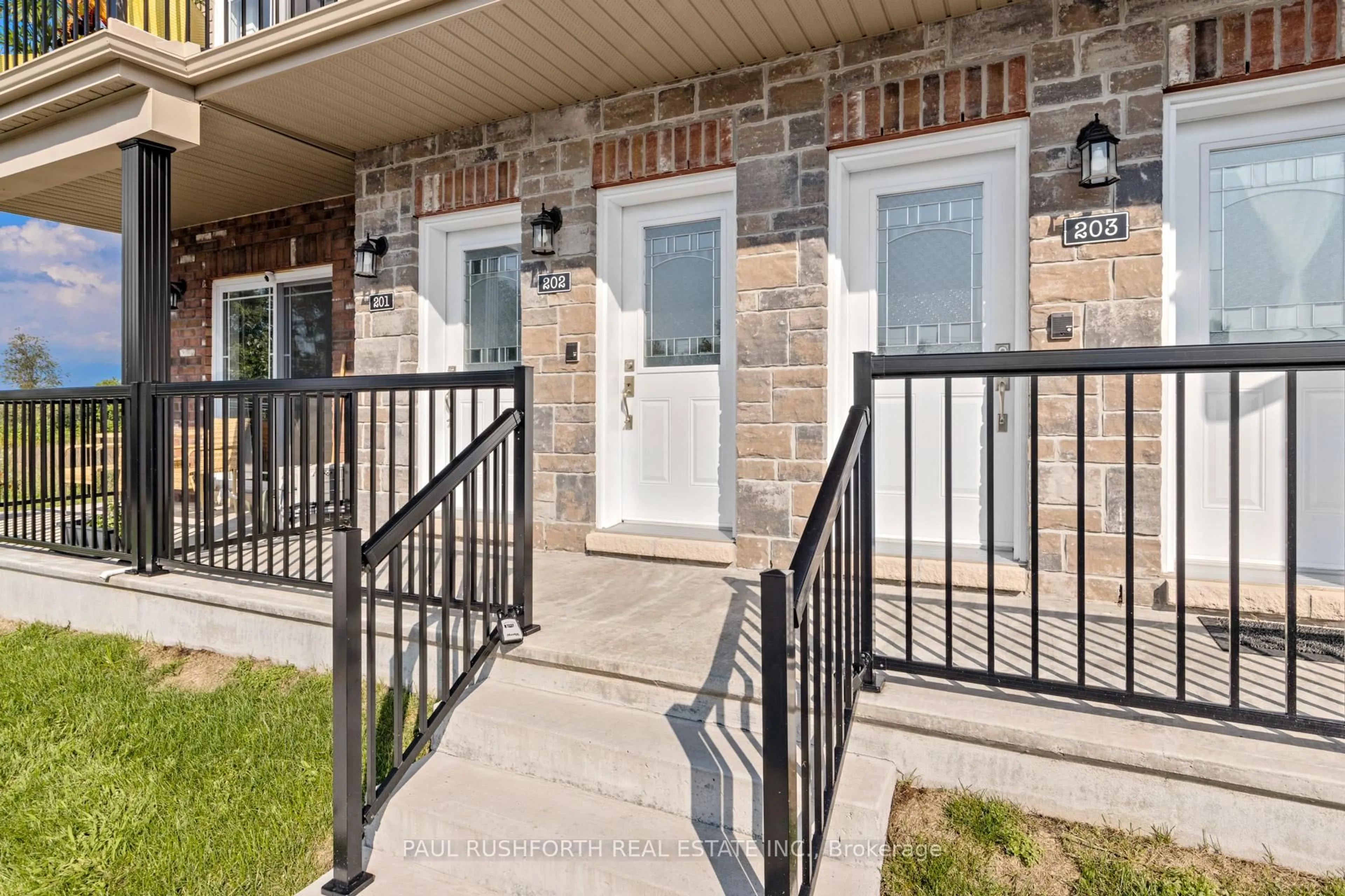 Indoor entryway for 330 Montee Outaouais St #406, Clarence-Rockland Ontario K4K 1G2