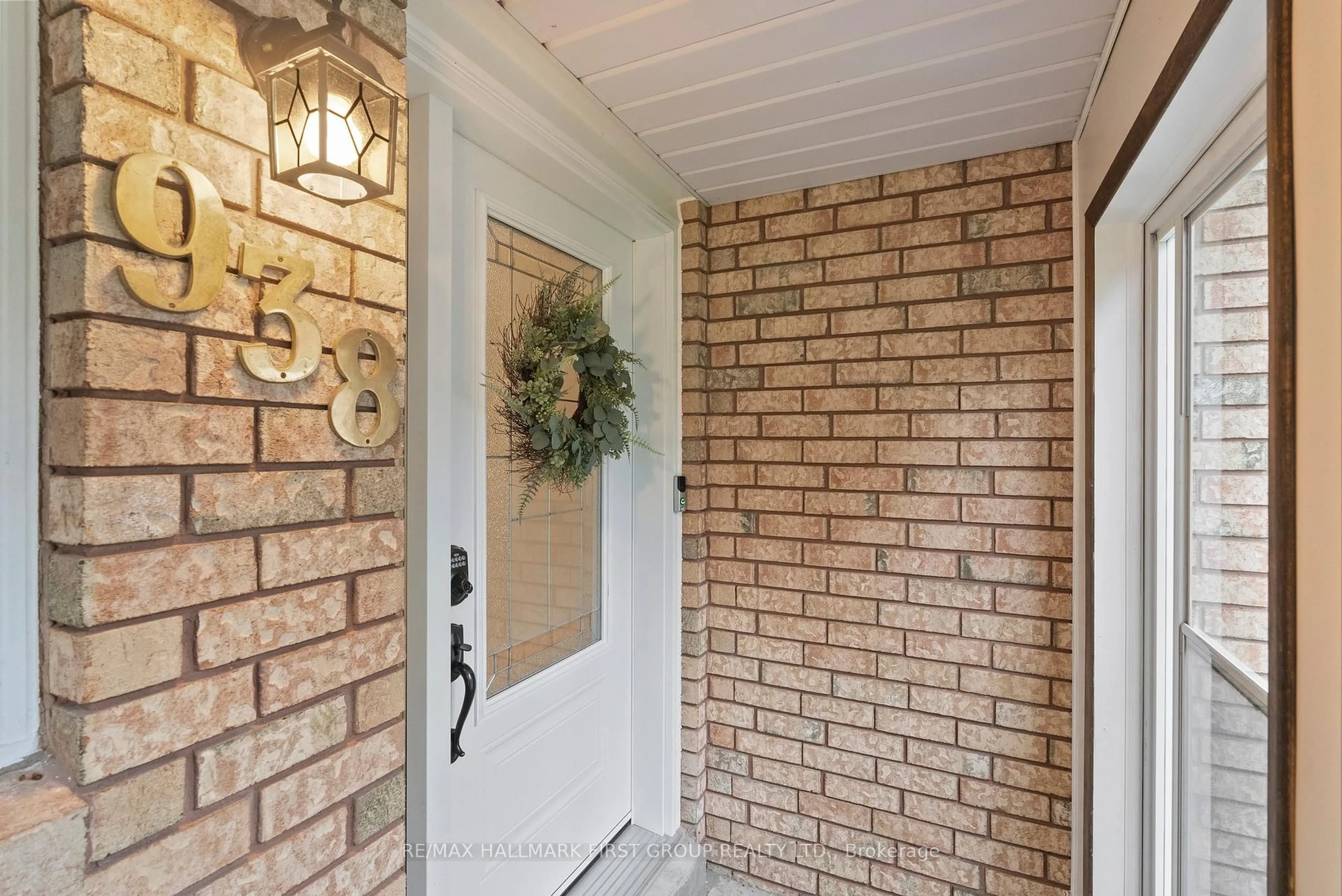 Indoor entryway for 938 Fairbanks Rd, Cobourg Ontario K9A 5H1