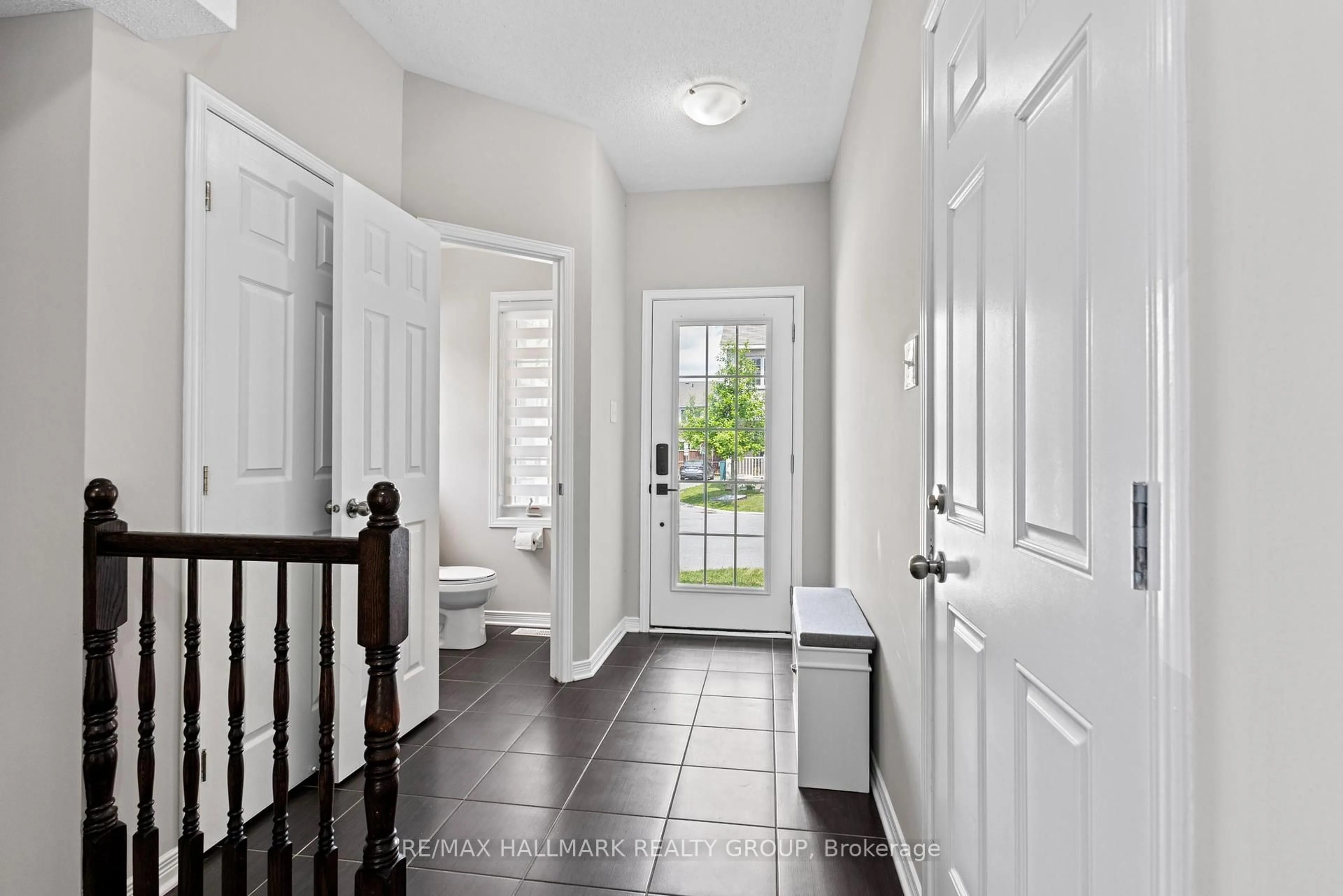 Indoor entryway for 53 Dundalk Private, Ottawa Ontario K2J 0J5