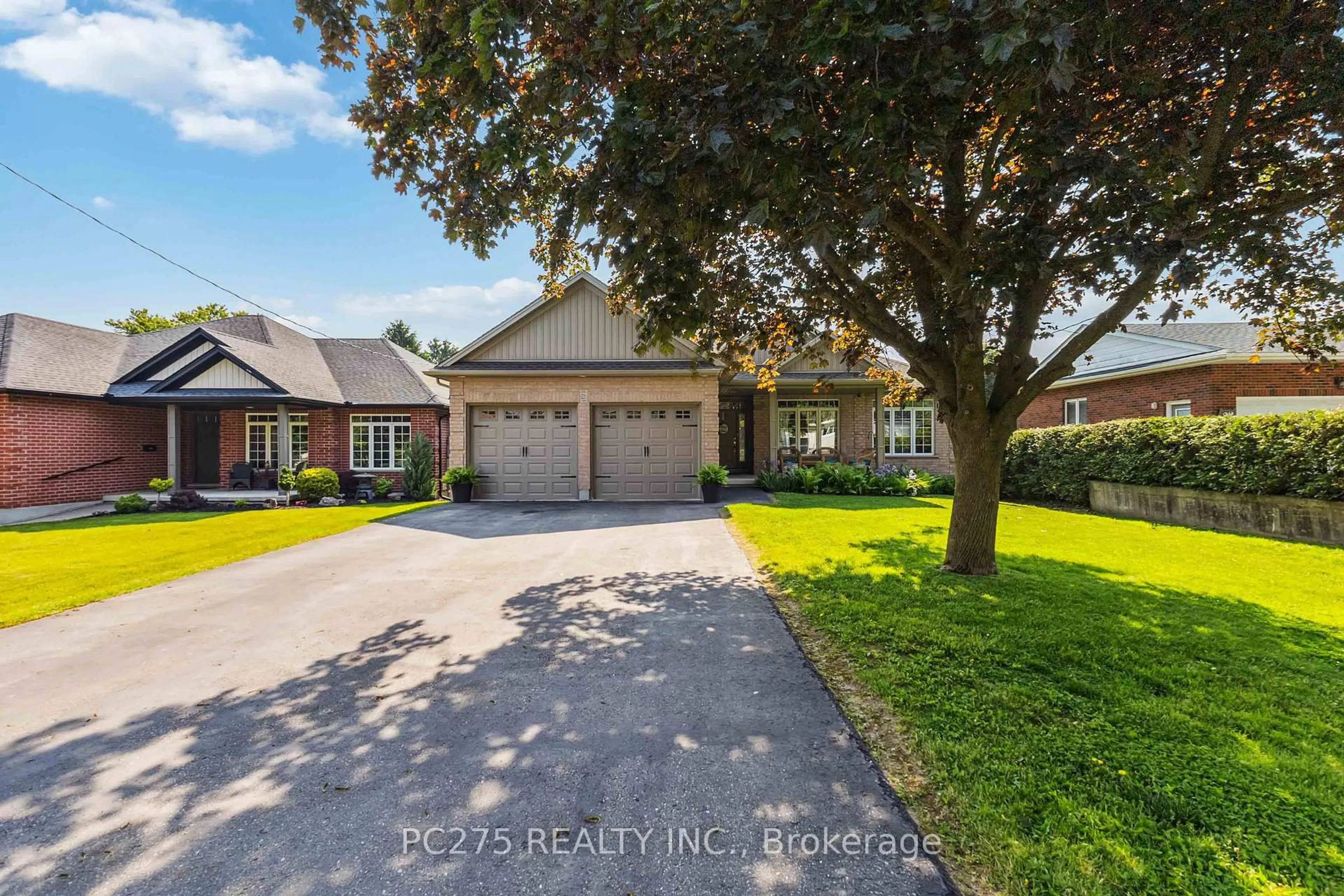 A pic from outside/outdoor area/front of a property/back of a property/a pic from drone, street for 122 1/2 Centennial Ave, Central Elgin Ontario N5R 5B2