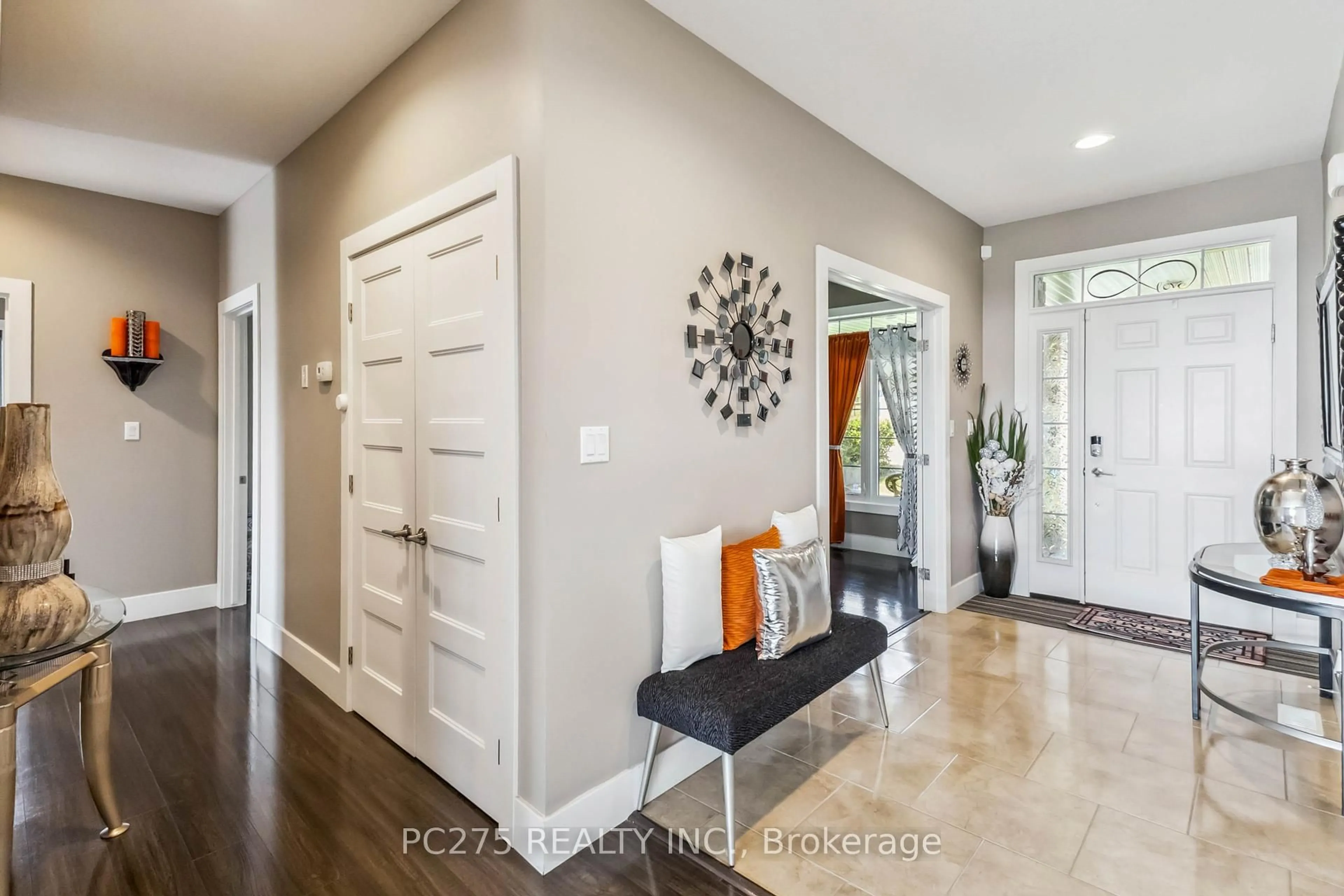 Indoor entryway for 122 1/2 Centennial Ave, Central Elgin Ontario N5R 5B2