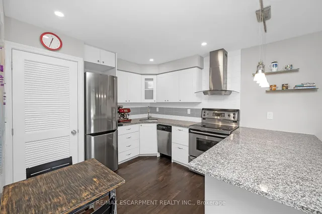 Additional property image - 28 Victoria Ave Unit 102