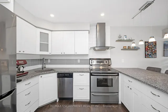 Additional property image - 28 Victoria Ave Unit 102
