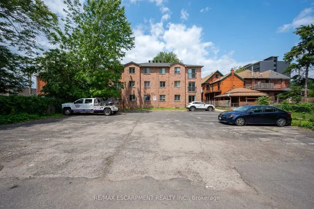 Additional property image - 28 Victoria Ave Unit 102