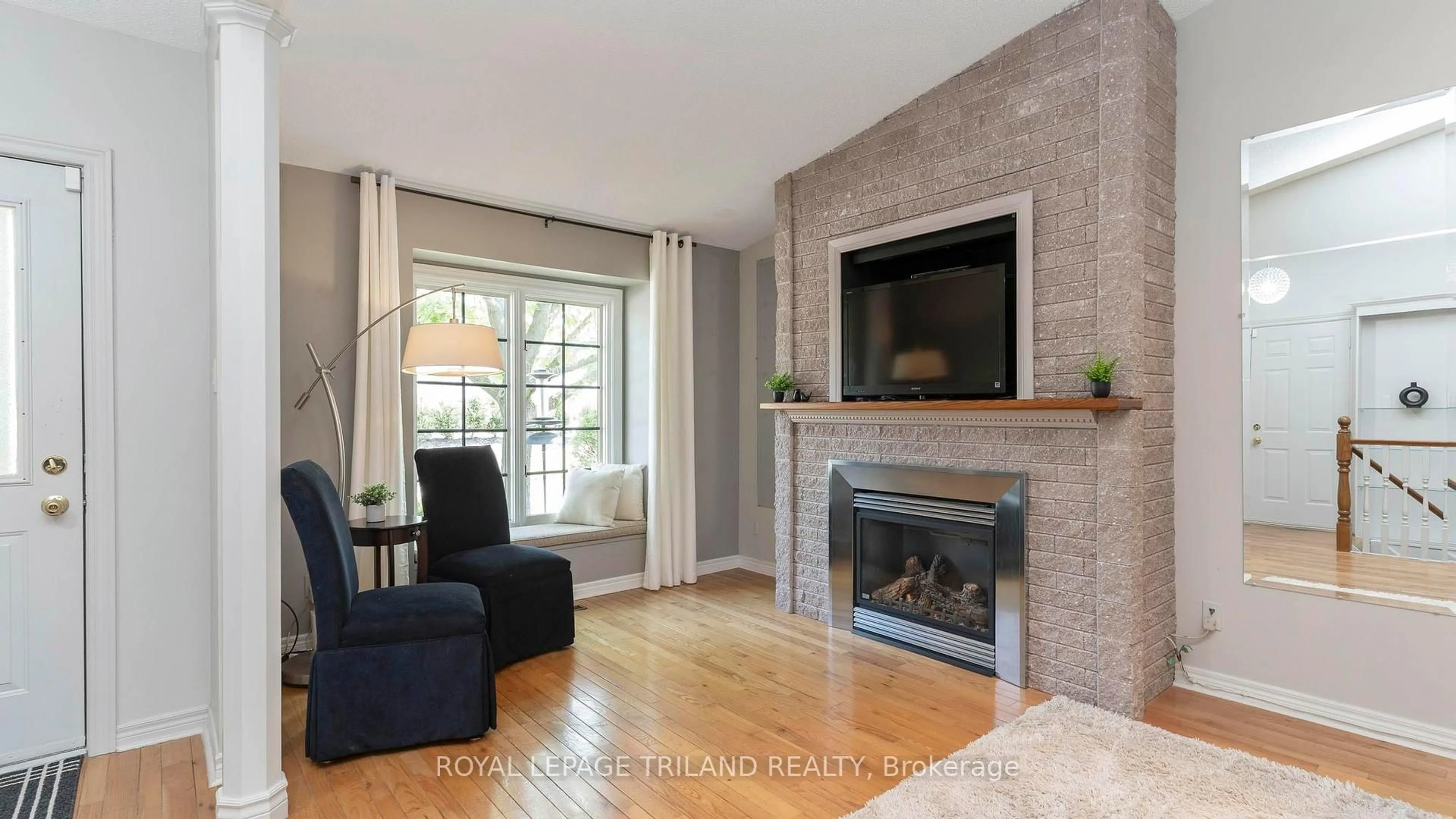 Living room with furniture, unknown for 1241 Hamilton Rd #7, London East Ontario N5W 6B3