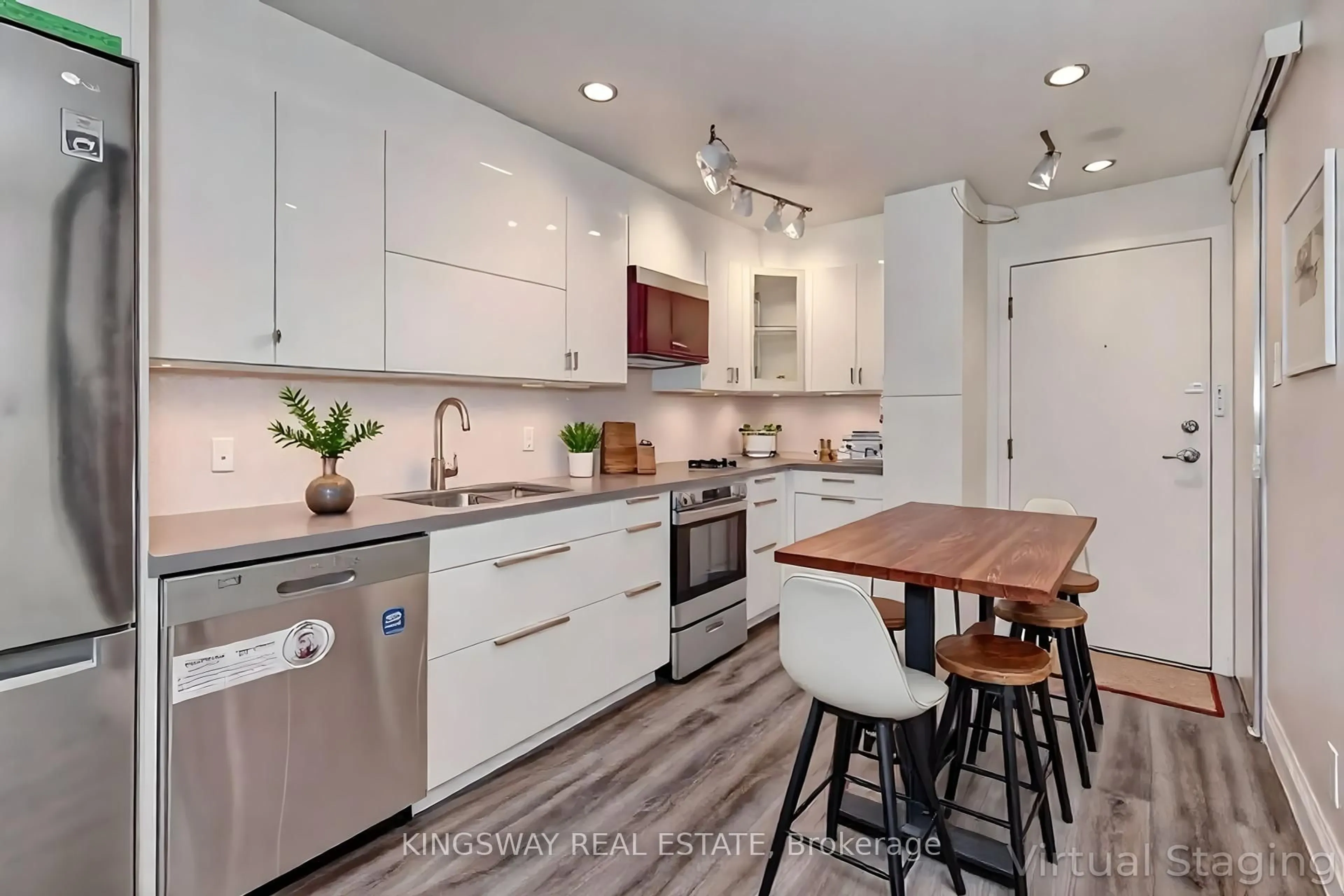 Contemporary kitchen, unknown for 67 Valley view Rd #37, Kitchener Ontario N2E 3J1
