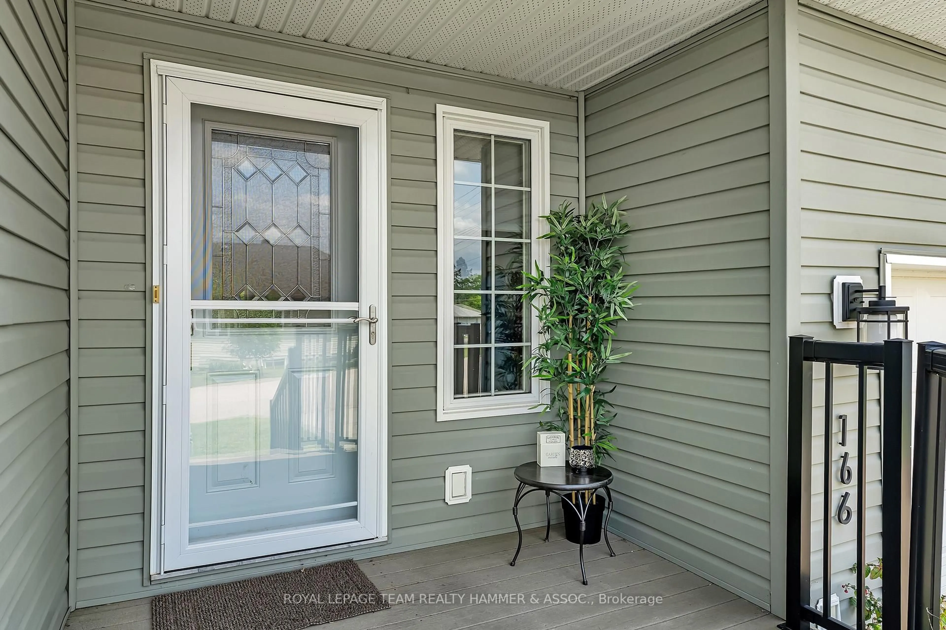 Indoor entryway for 166 Haramis Dr, Renfrew Ontario K7V 4M8