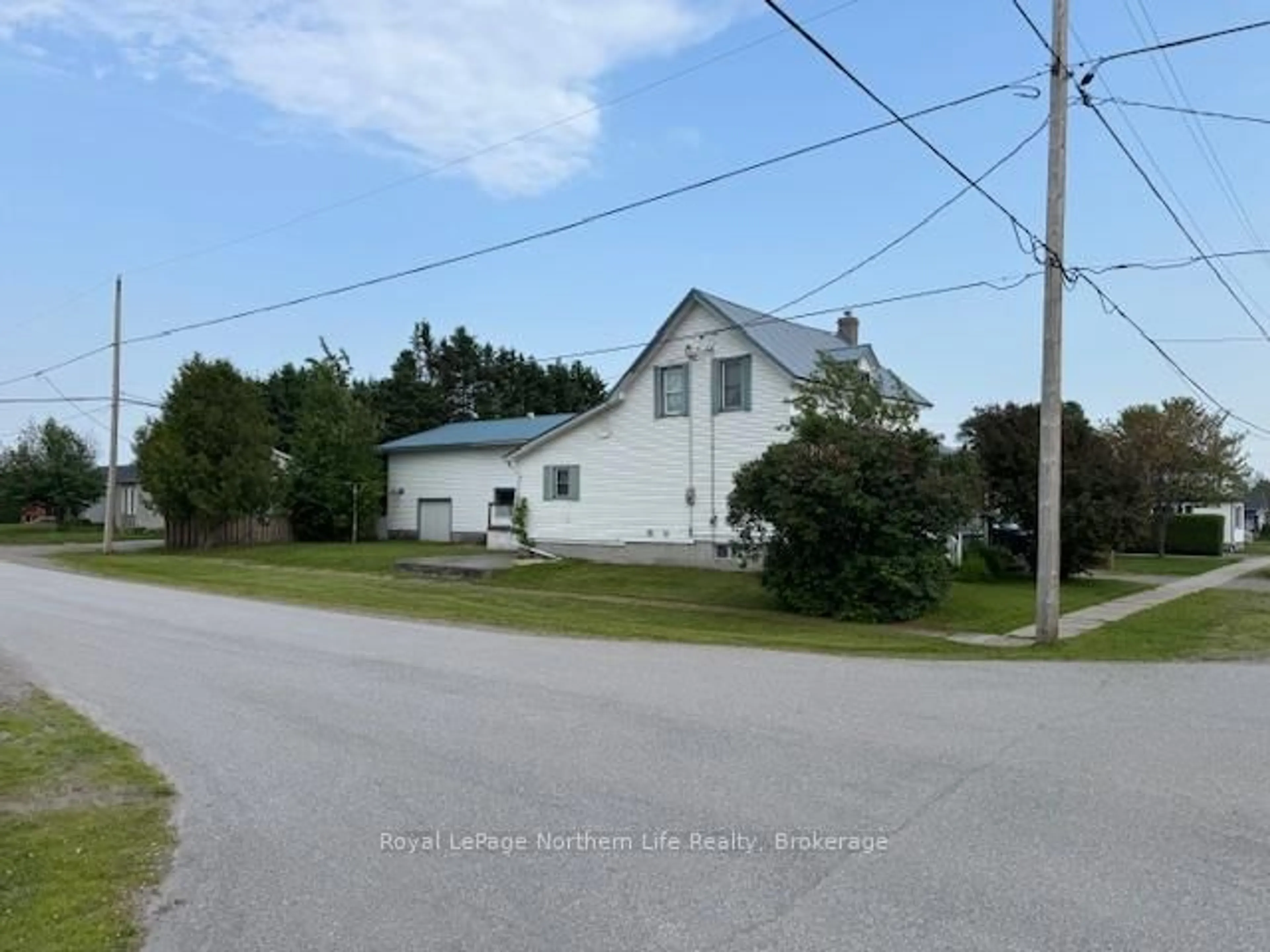 Unknown for 16 Dubeau St, West Nipissing Ontario P0H 2M0