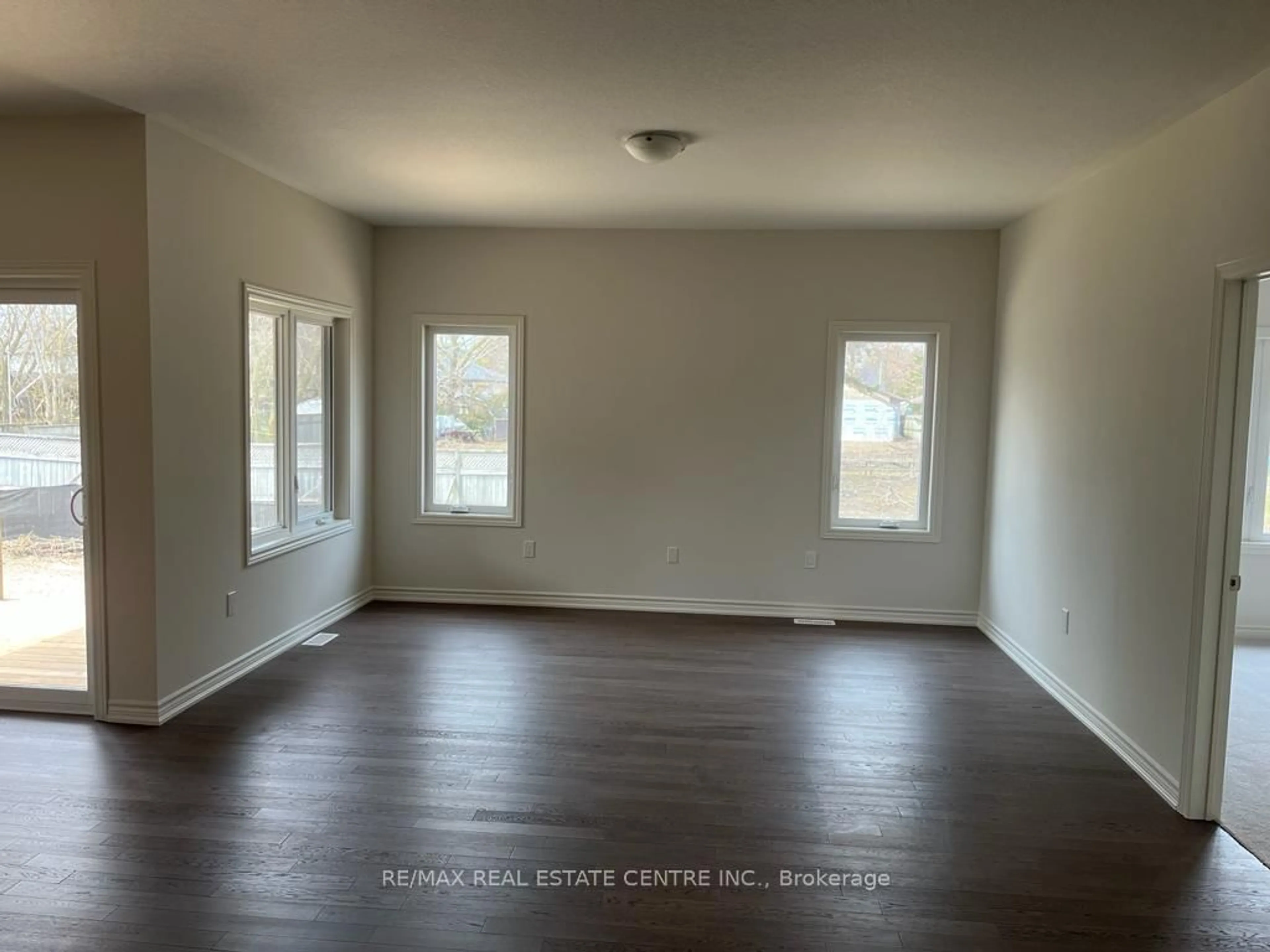 A pic of a room for 152 Ellen St, North Perth Ontario N0G 1B0