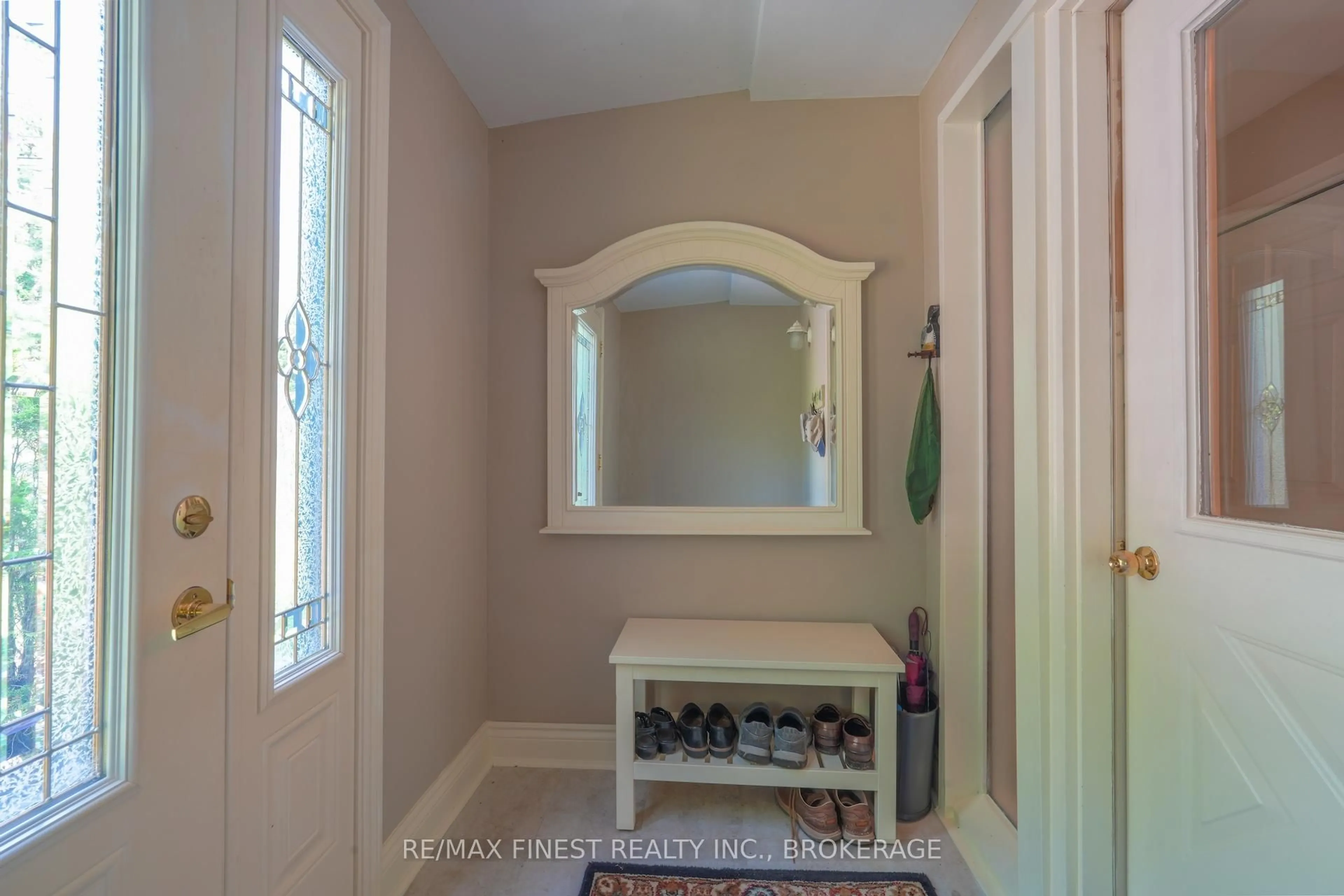 Indoor entryway for 1687 Harten Lane, Kingston Ontario K7L 4V1