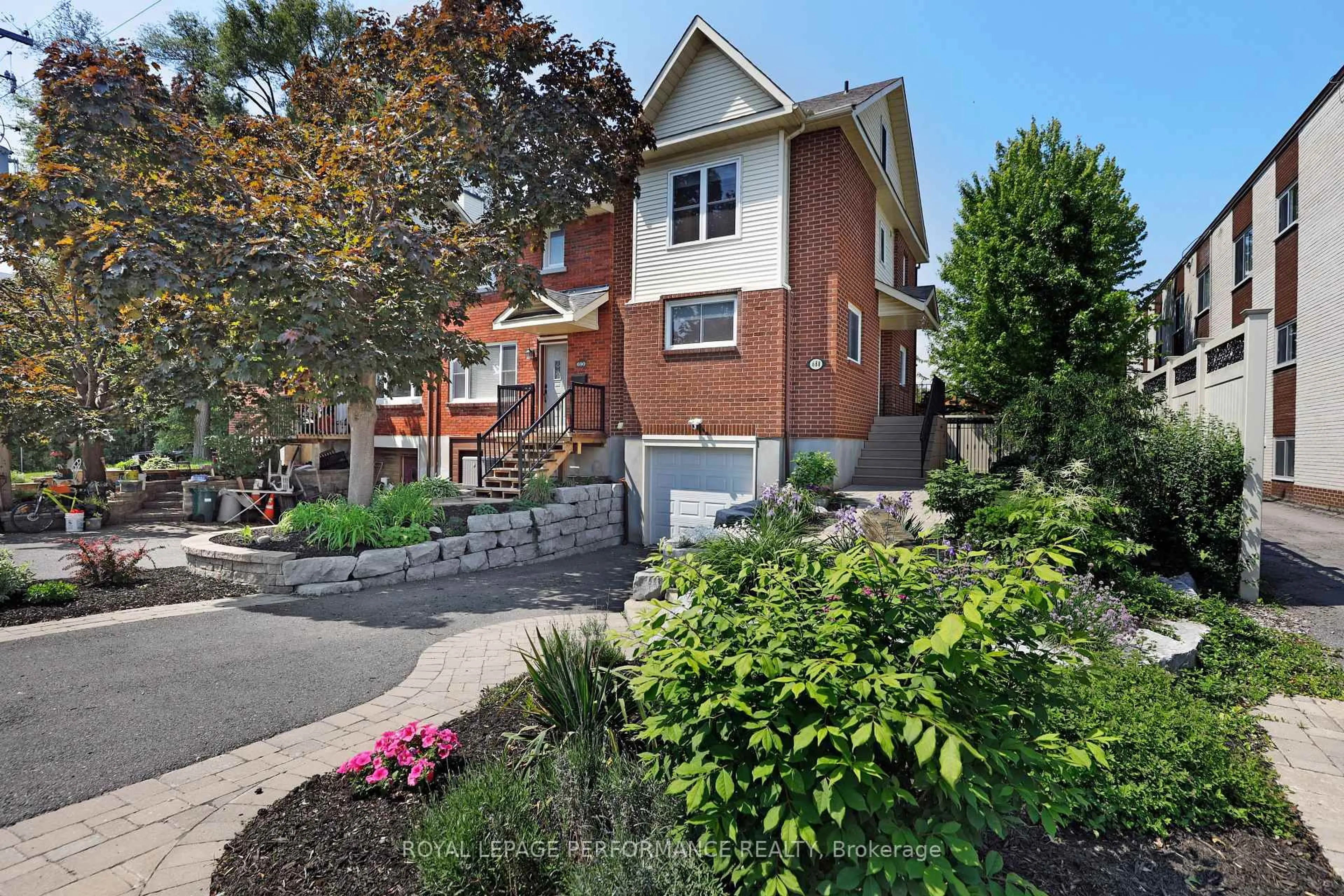 Home with brick exterior material, street for 688 Tweedsmuir Ave, Ottawa Ontario K1Z 5P6