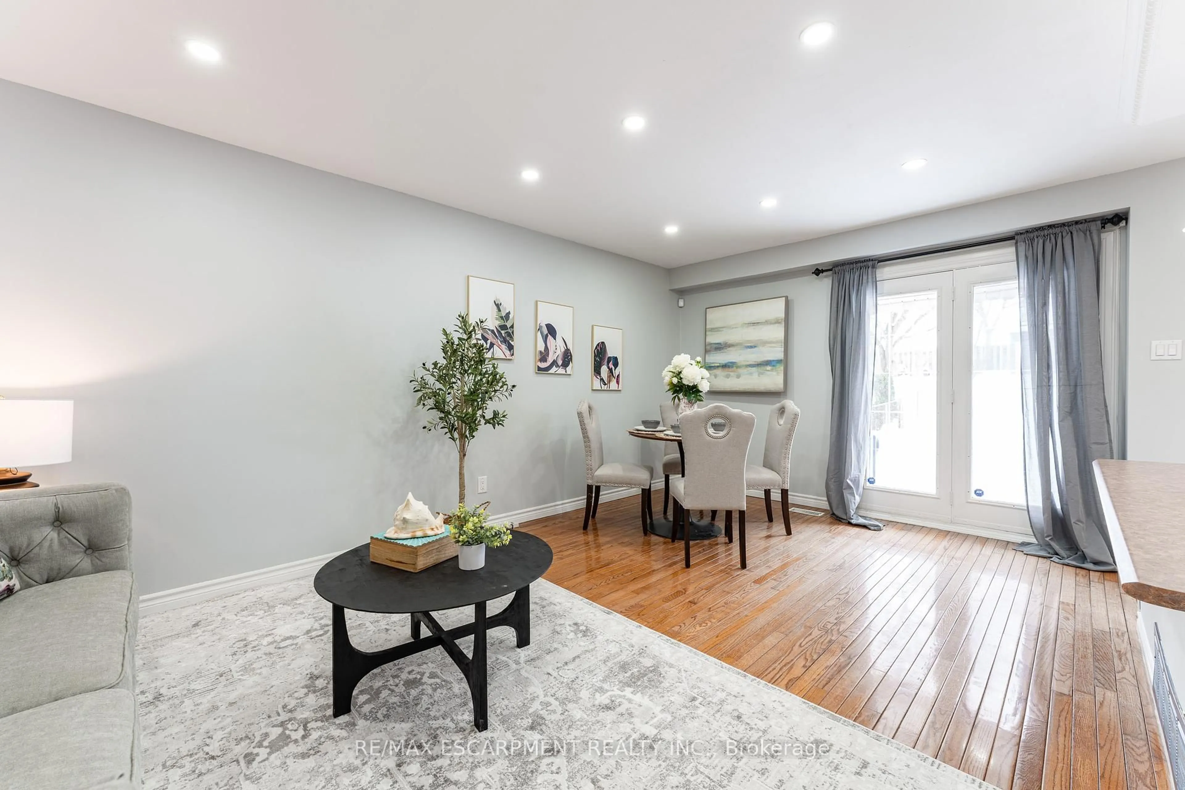 Unknown for 68 Gledhill Cres, Hamilton Ontario L9C 6H4