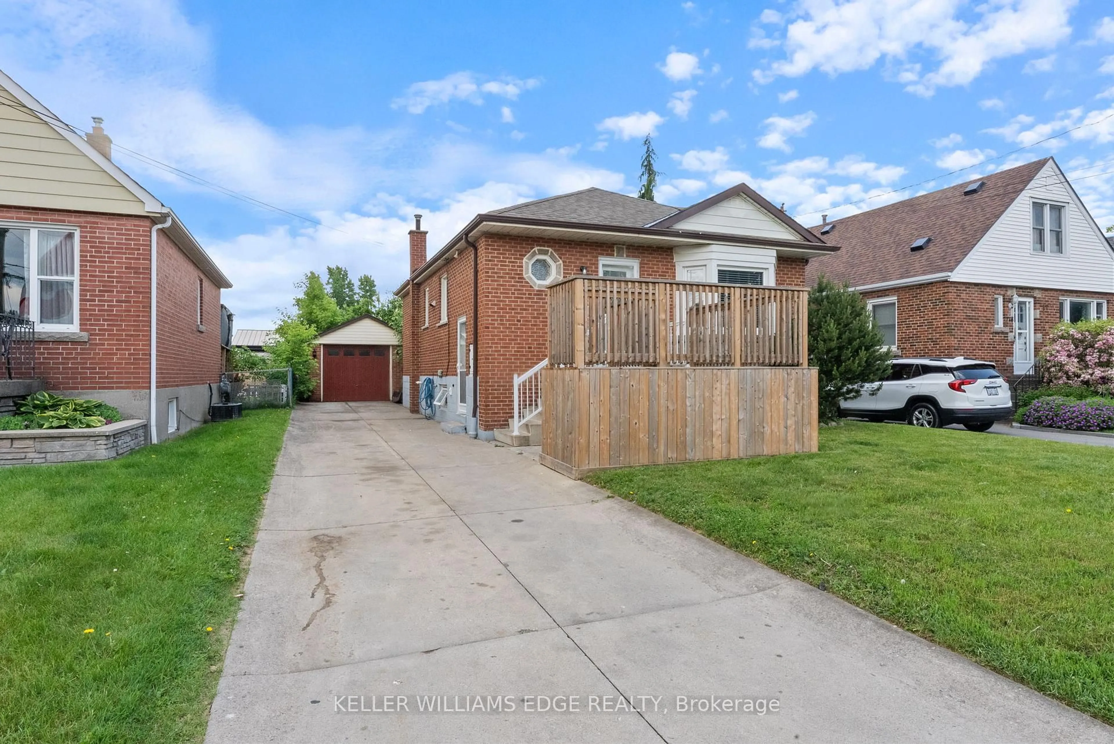 A pic from outside/outdoor area/front of a property/back of a property/a pic from drone, street for 280 Montrose Ave, Hamilton Ontario L8K 4Z6
