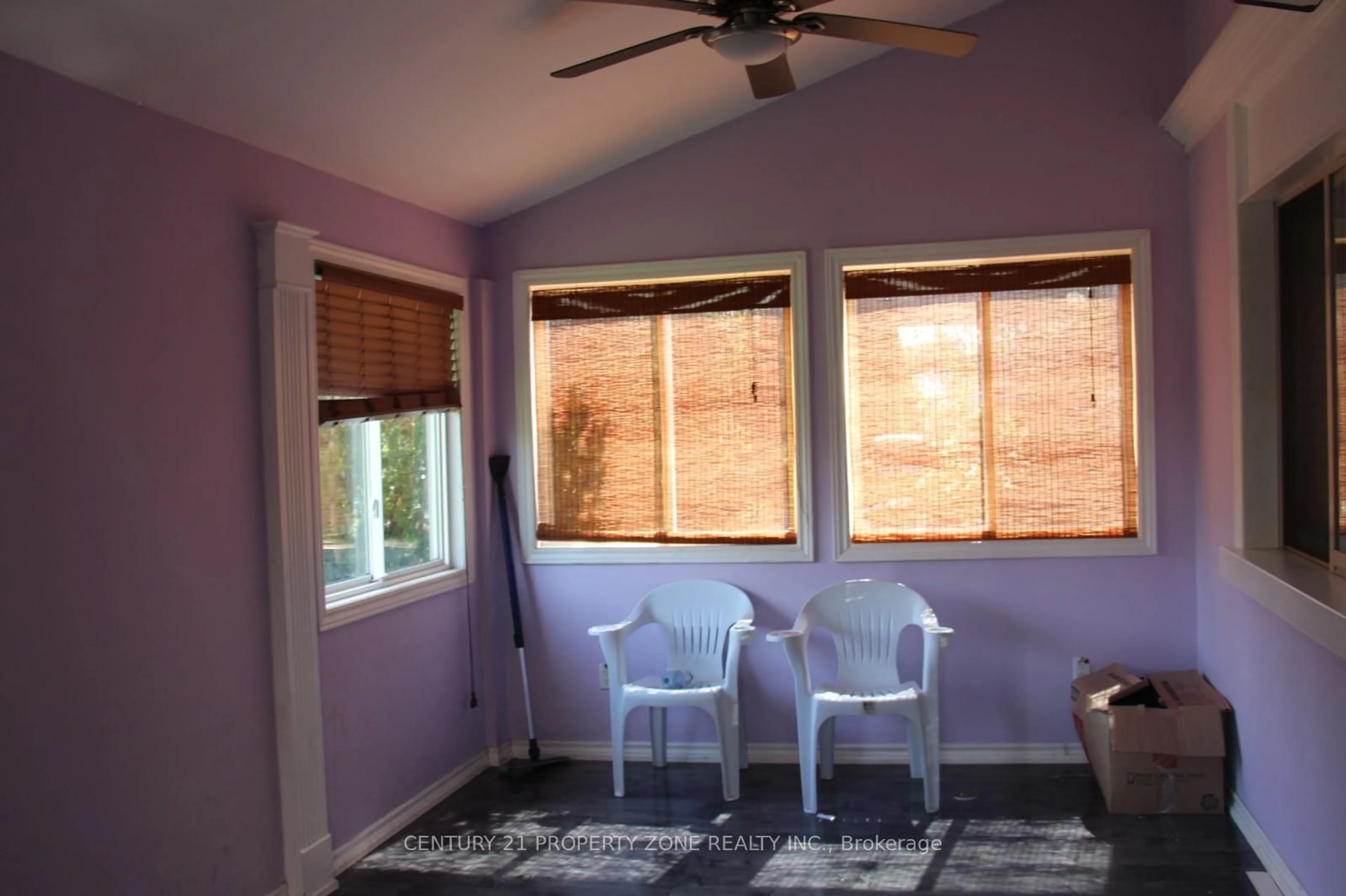 A pic of a room for 163 Stone Church Rd, Hamilton Ontario L9B 1A8