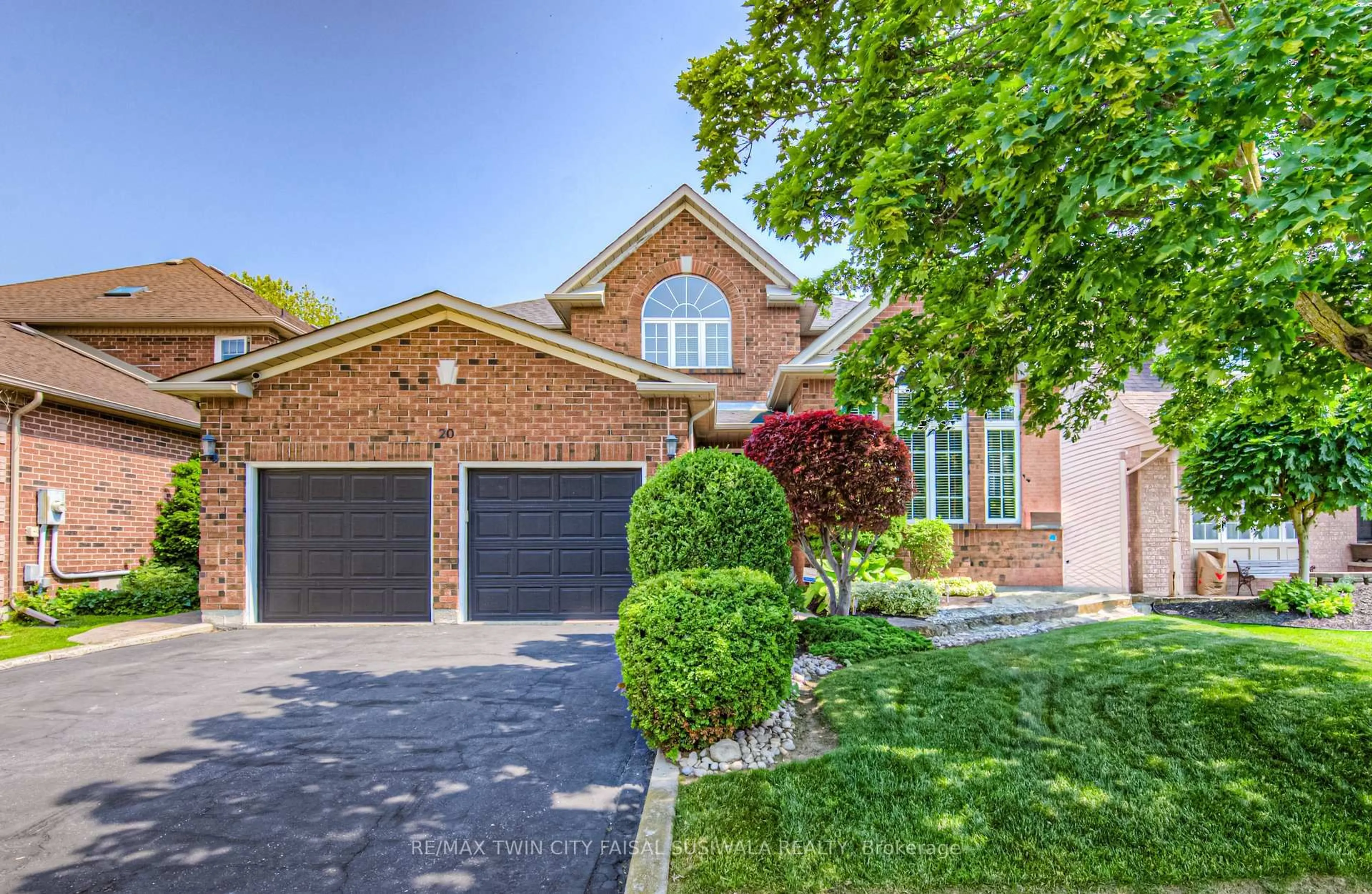 Home with brick exterior material, street for 20 Holbrook Cres, Cambridge Ontario N1T 1V7