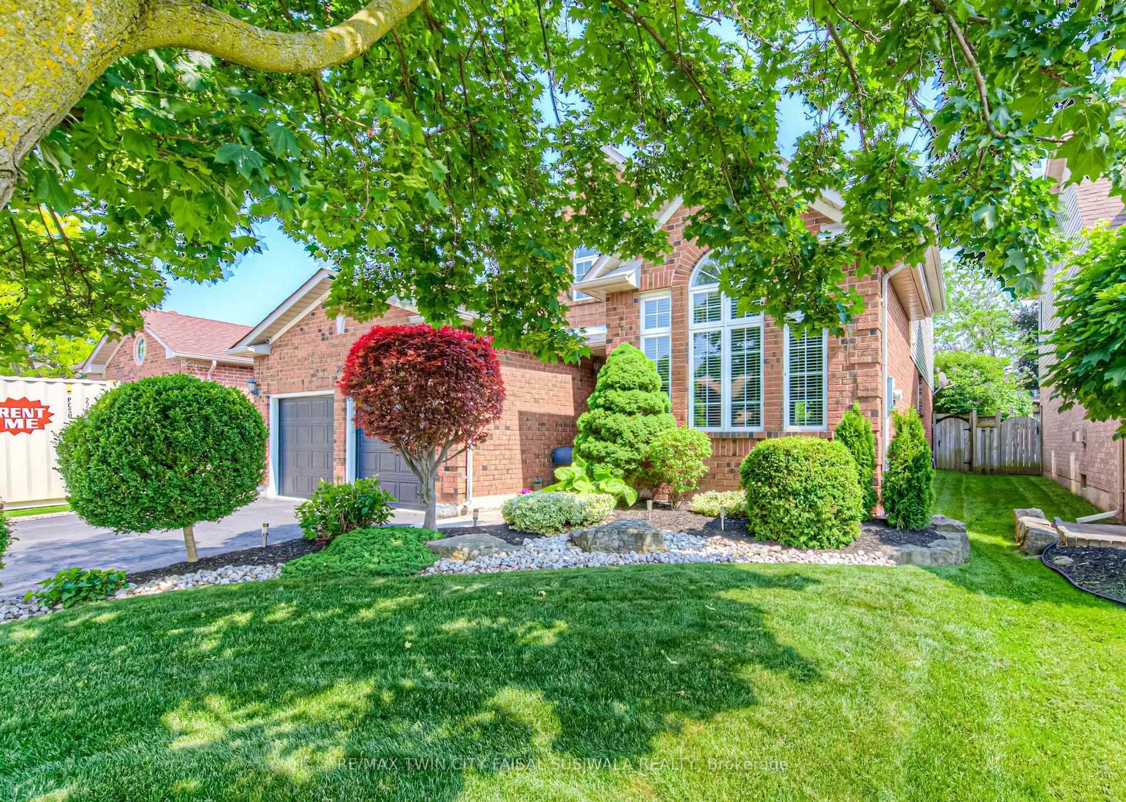 Home with brick exterior material, street for 20 Holbrook Cres, Cambridge Ontario N1T 1V7