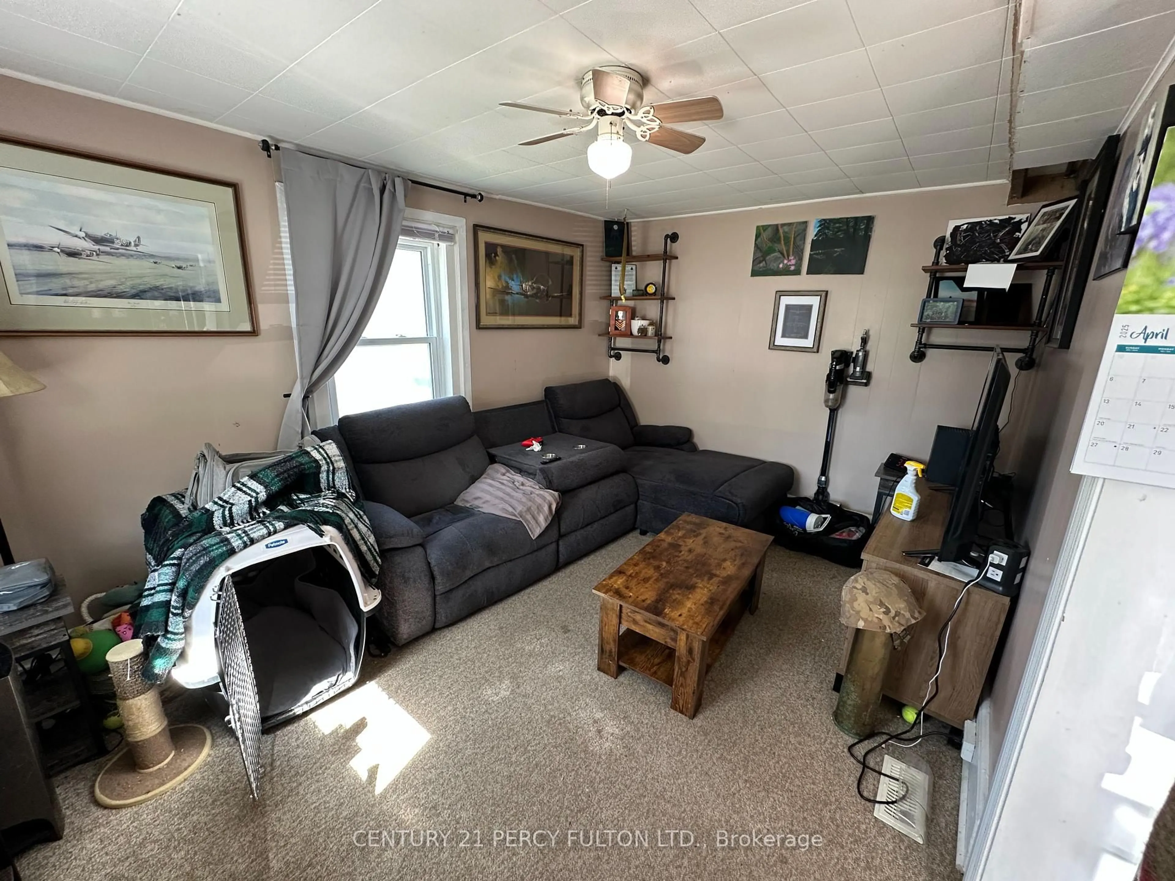 Living room with furniture, unknown for 19 Pelham St, Quinte West Ontario K8V 5A8