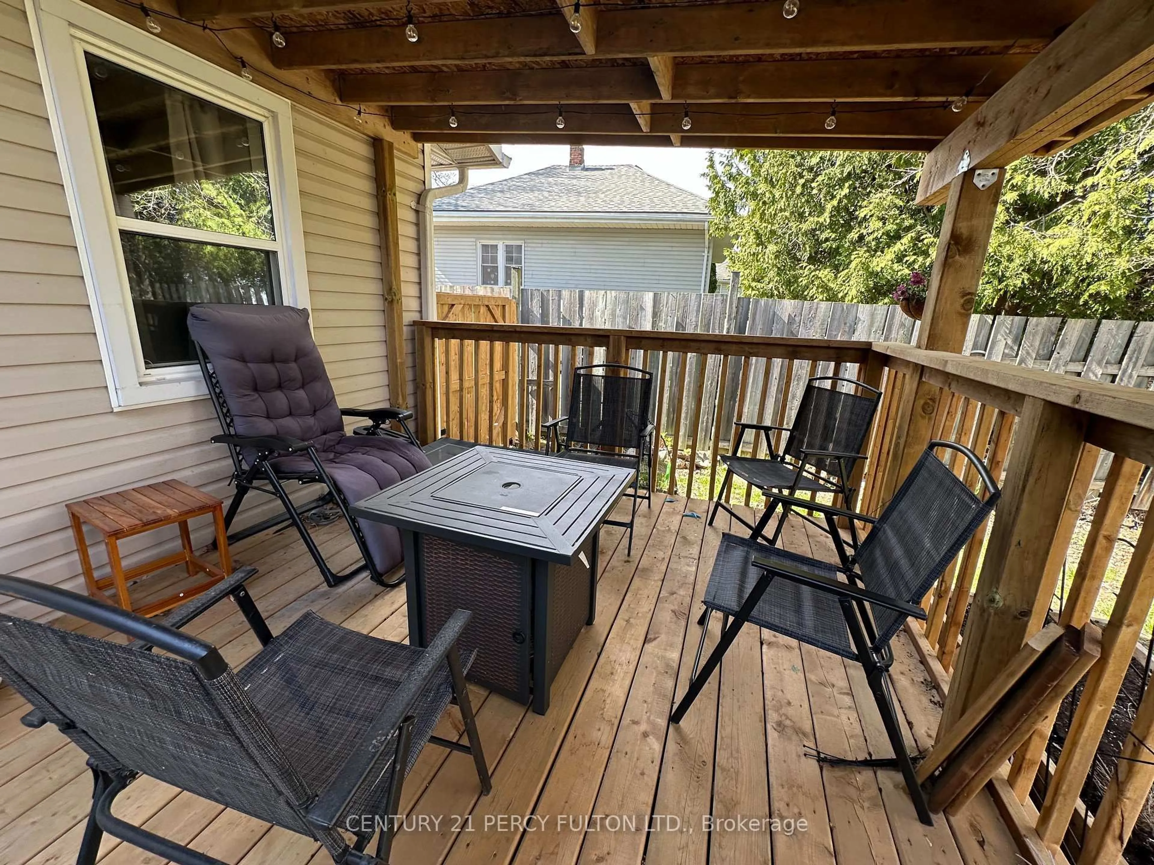 Patio, street for 19 Pelham St, Quinte West Ontario K8V 5A8