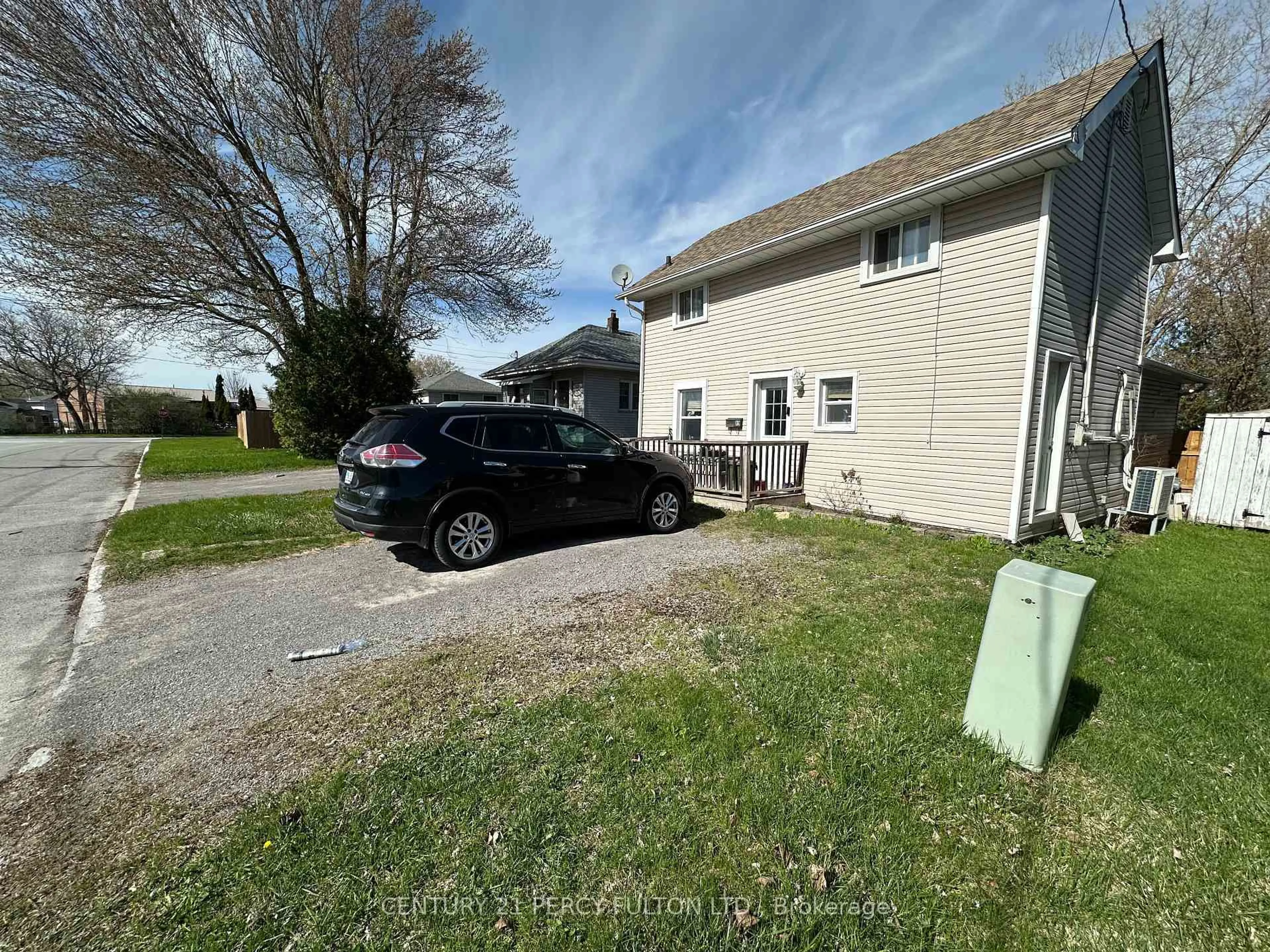 A pic from outside/outdoor area/front of a property/back of a property/a pic from drone, street for 19 Pelham St, Quinte West Ontario K8V 5A8