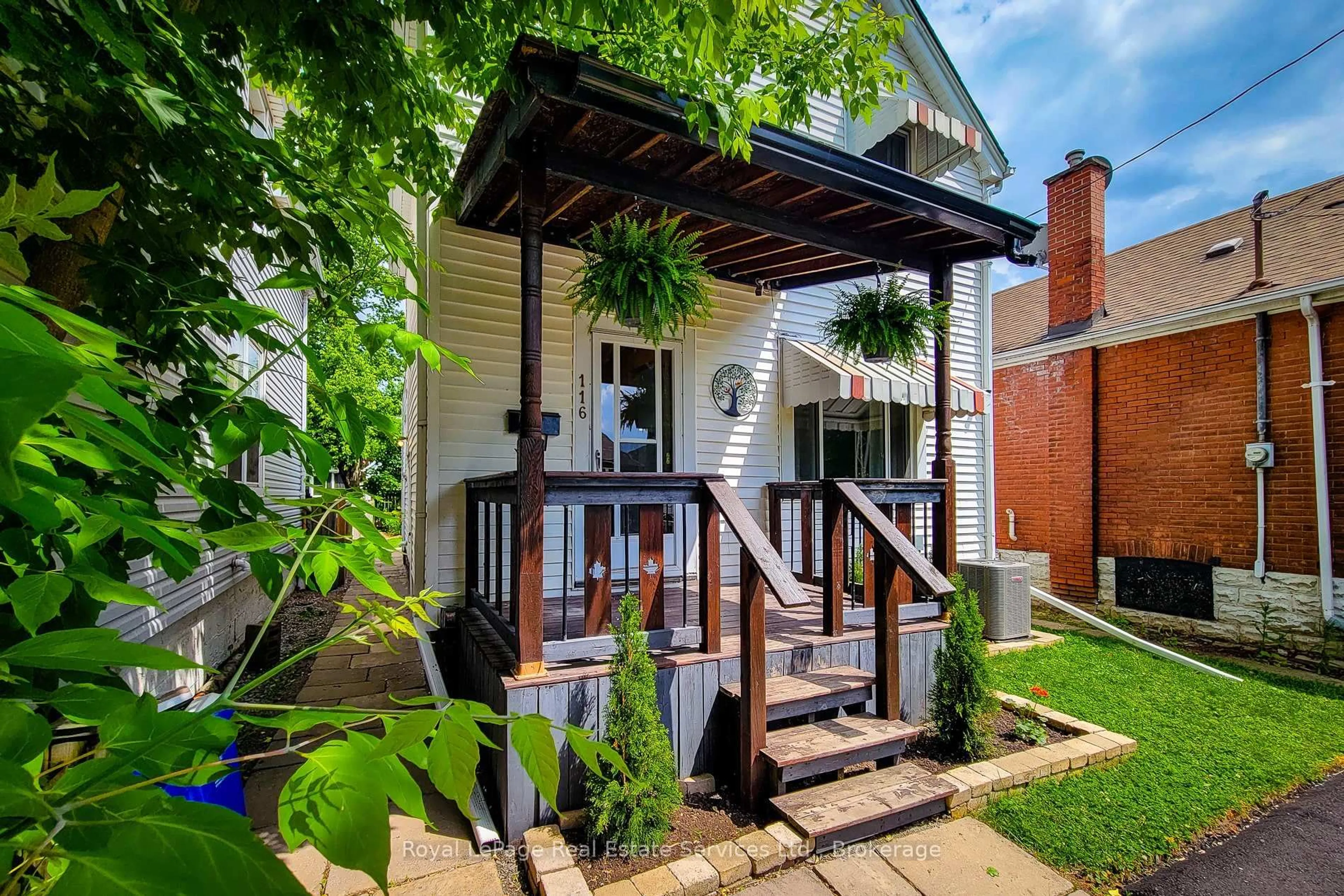 Patio, street for 116 Garside Ave, Hamilton Ontario L8H 4W3