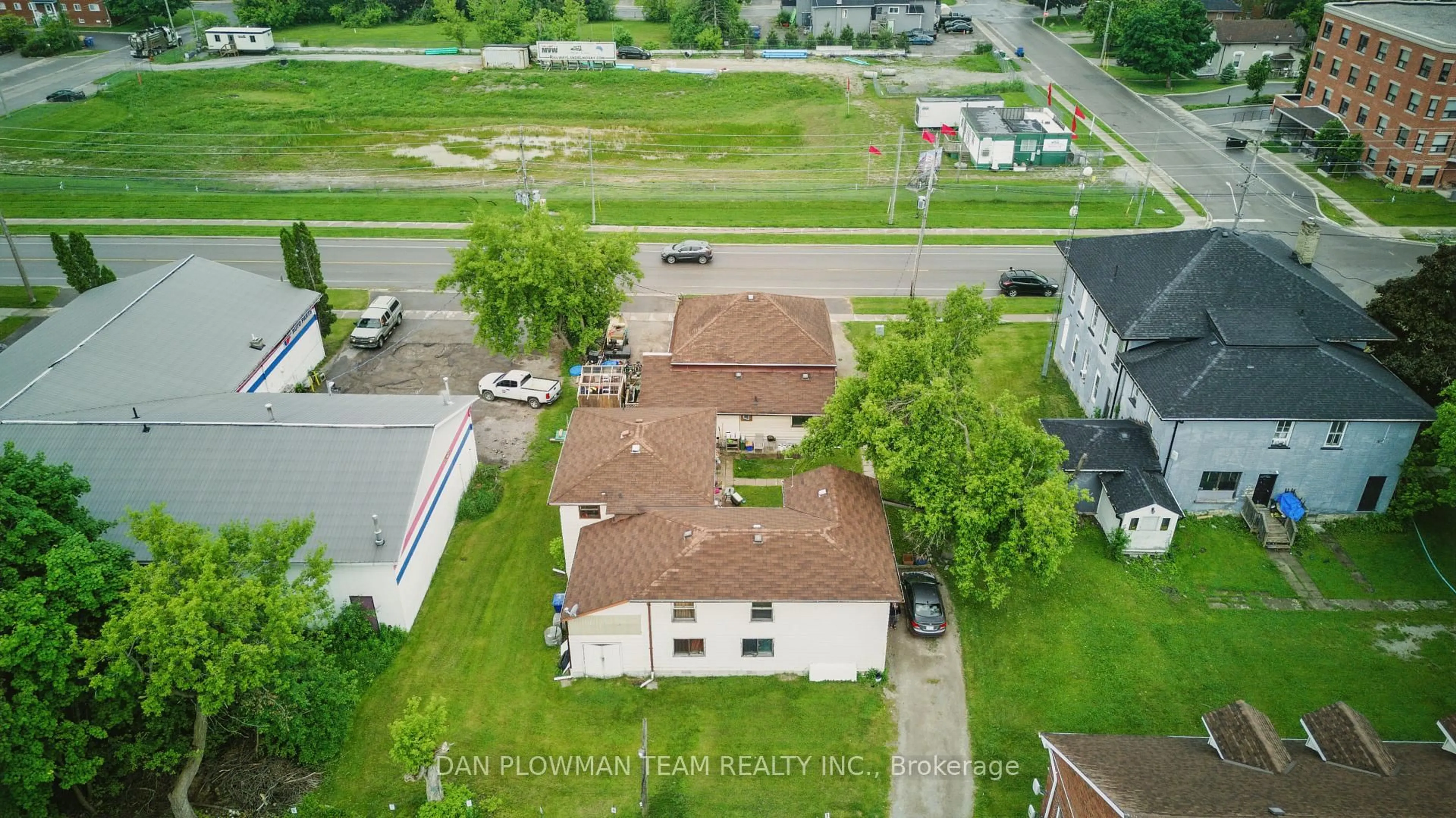 A pic from outside/outdoor area/front of a property/back of a property/a pic from drone, unknown for 26/30/55 Victoria / Glenelg Ave, Kawartha Lakes Ontario K9V 3C8