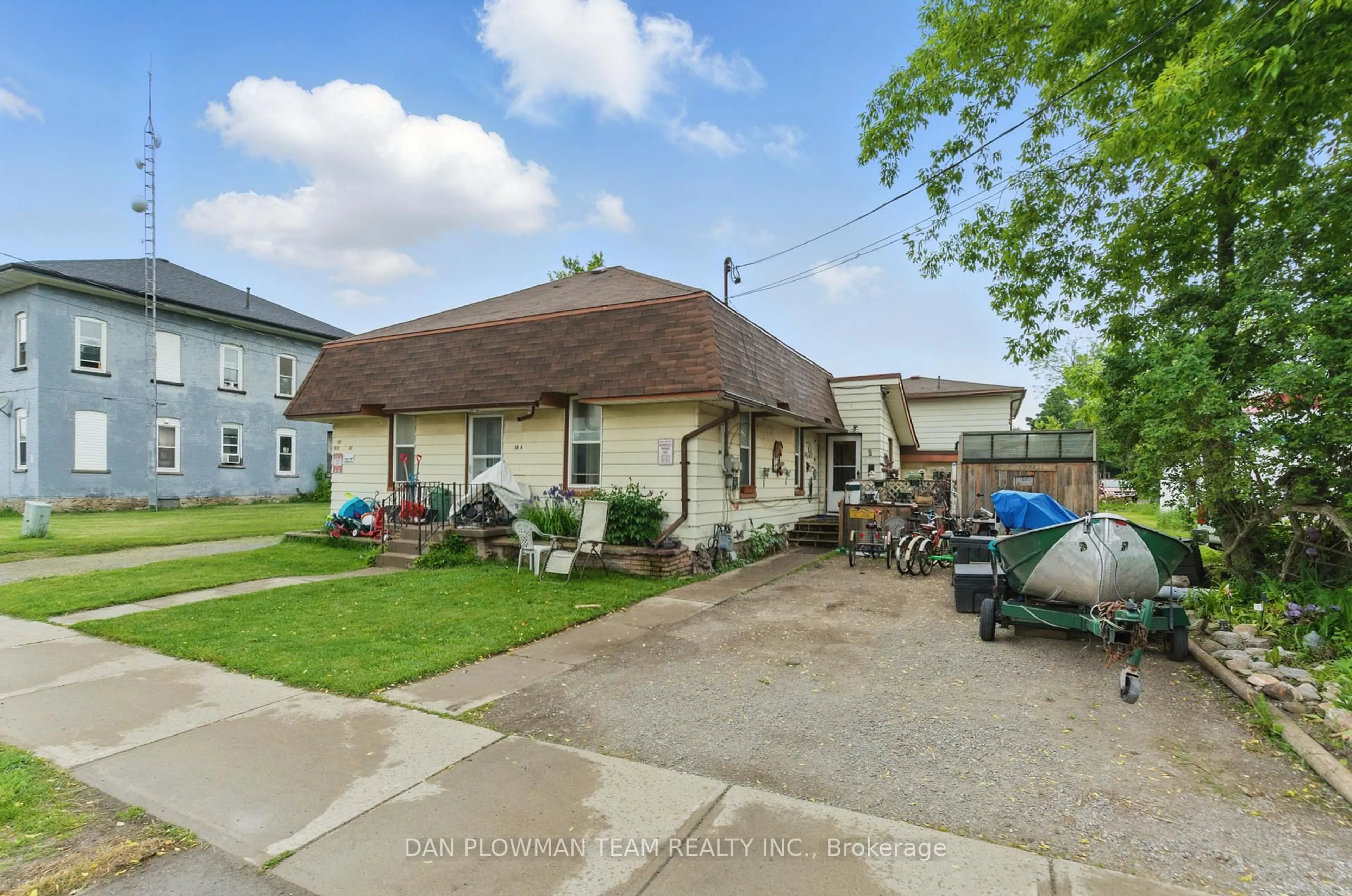 A pic from outside/outdoor area/front of a property/back of a property/a pic from drone, street for 26/30/55 Victoria / Glenelg Ave, Kawartha Lakes Ontario K9V 3C8