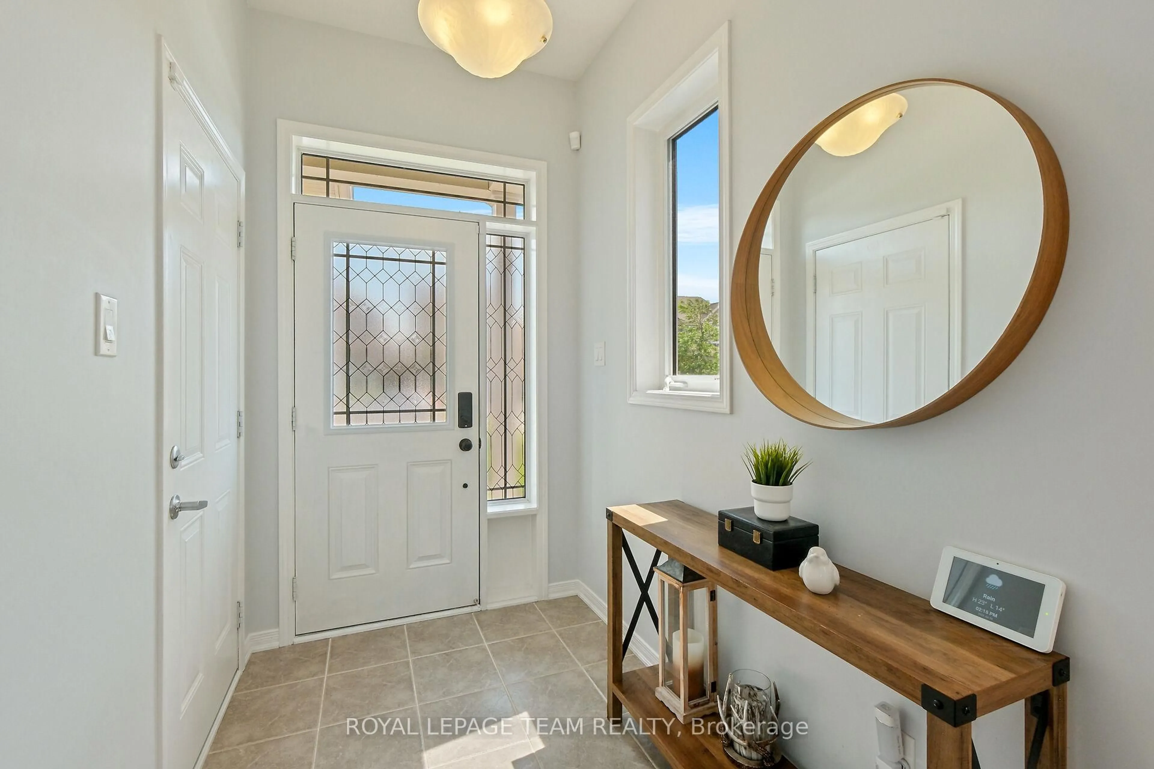 Indoor entryway for 1871 Glencrest Rd, North Grenville Ontario K0G 1J0