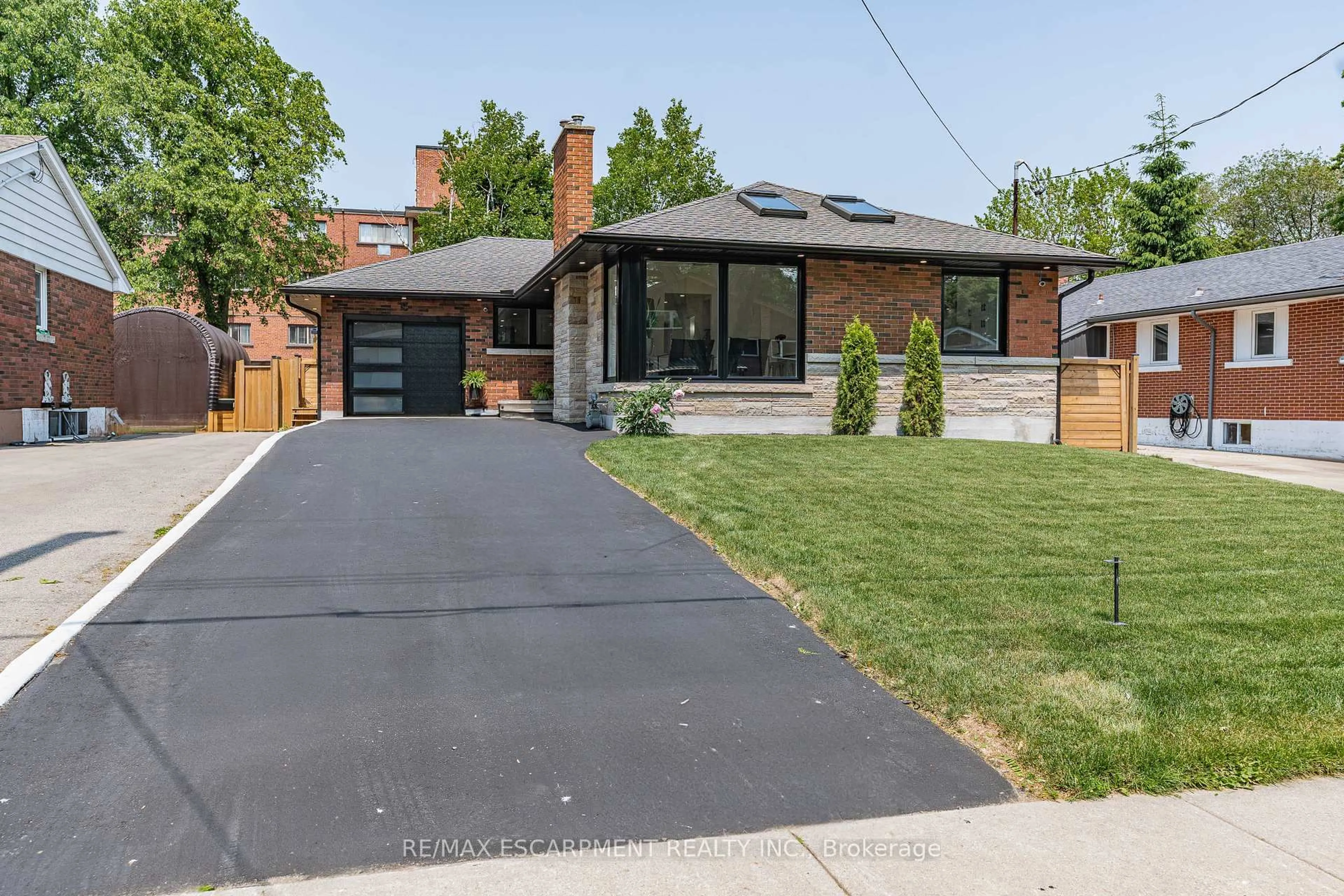 Home with brick exterior material, street for 15 Hardale Cres, Hamilton Ontario L8T 1X7