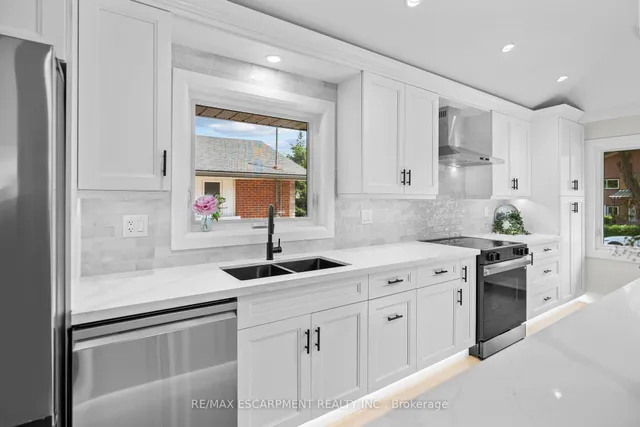 Additional property image - 15 Hardale Cres