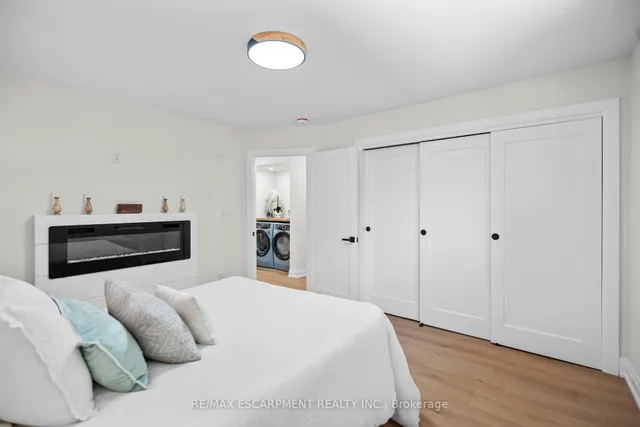 Additional property image - 15 Hardale Cres