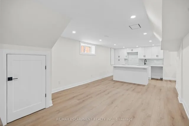 Additional property image - 15 Hardale Cres