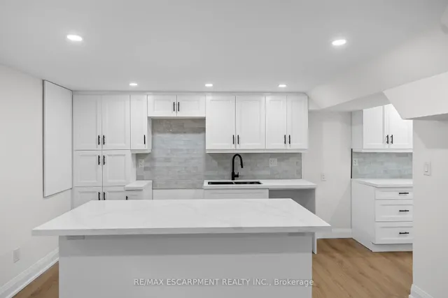 Additional property image - 15 Hardale Cres