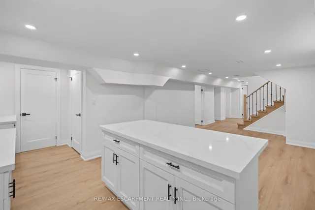 Additional property image - 15 Hardale Cres