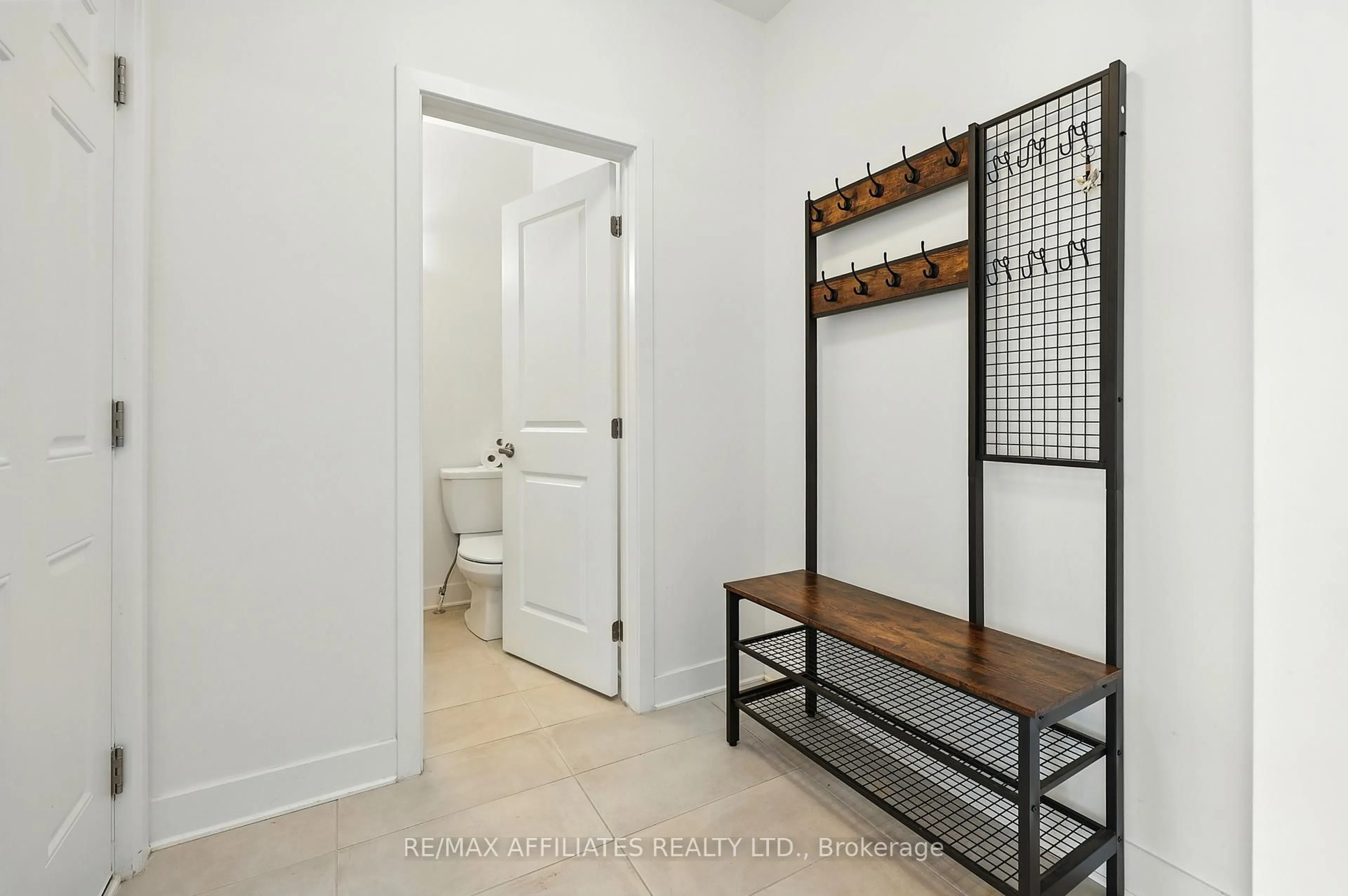Indoor entryway for 966 Acoustic Way, Ottawa Ontario K4M 0R1