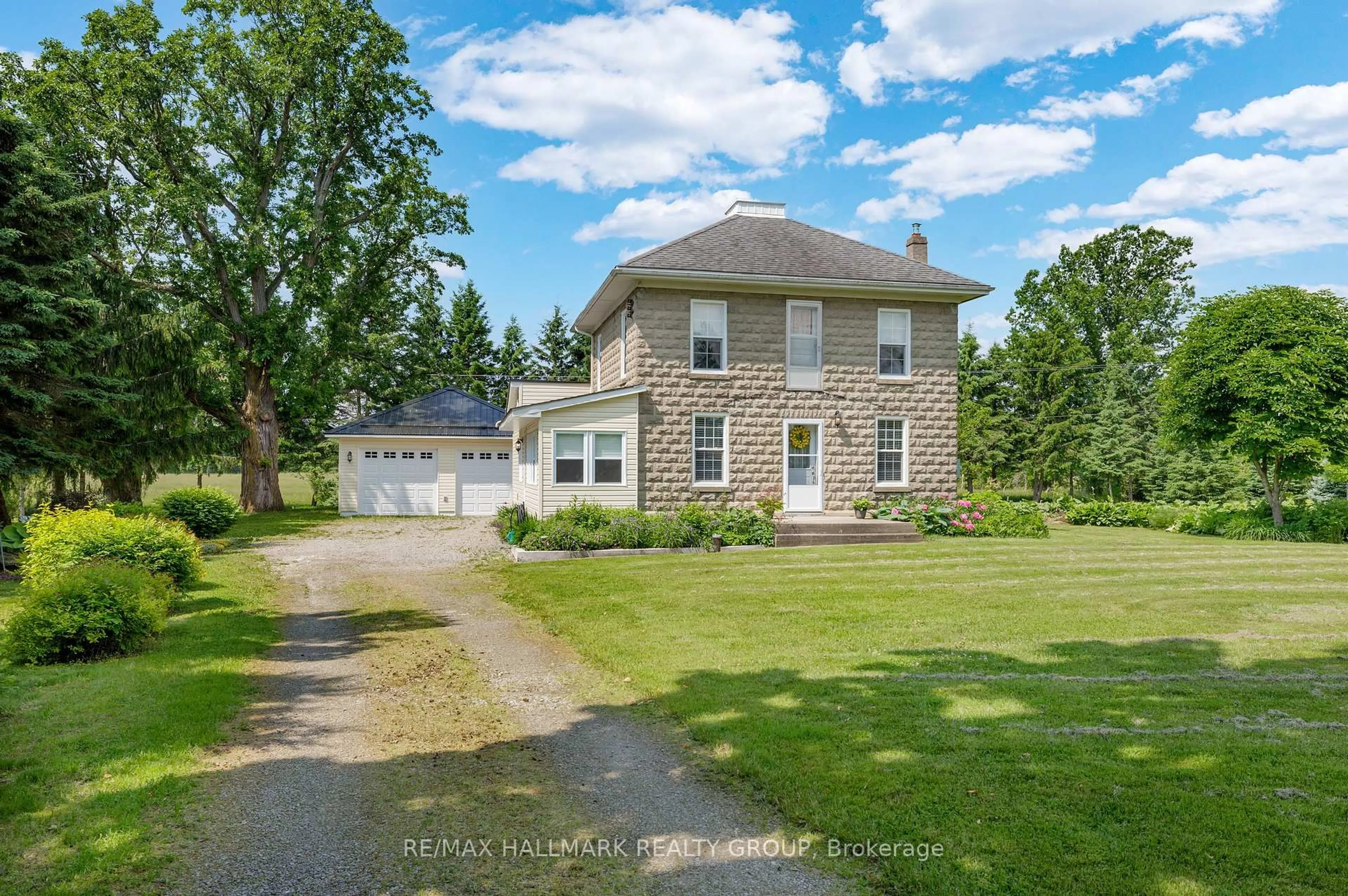 A pic from outside/outdoor area/front of a property/back of a property/a pic from drone, street for 205 Lake St, Elizabethtown-Kitley Ontario K0E 1R0