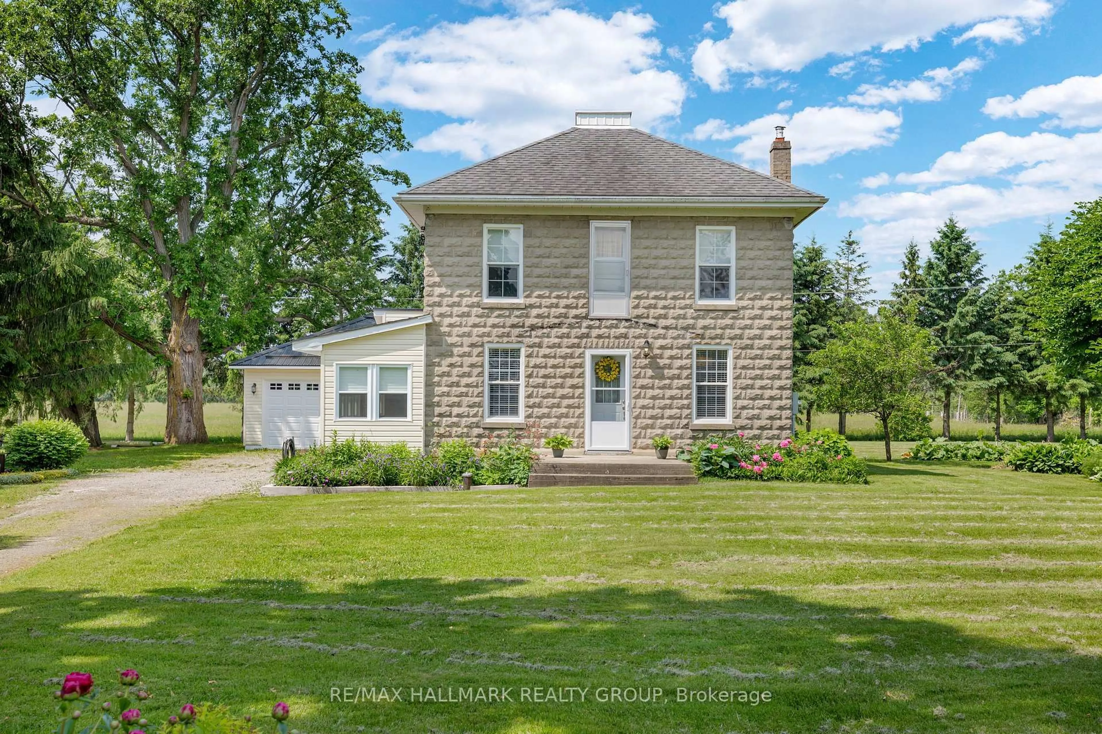 A pic from outside/outdoor area/front of a property/back of a property/a pic from drone, street for 205 Lake St, Elizabethtown-Kitley Ontario K0E 1R0