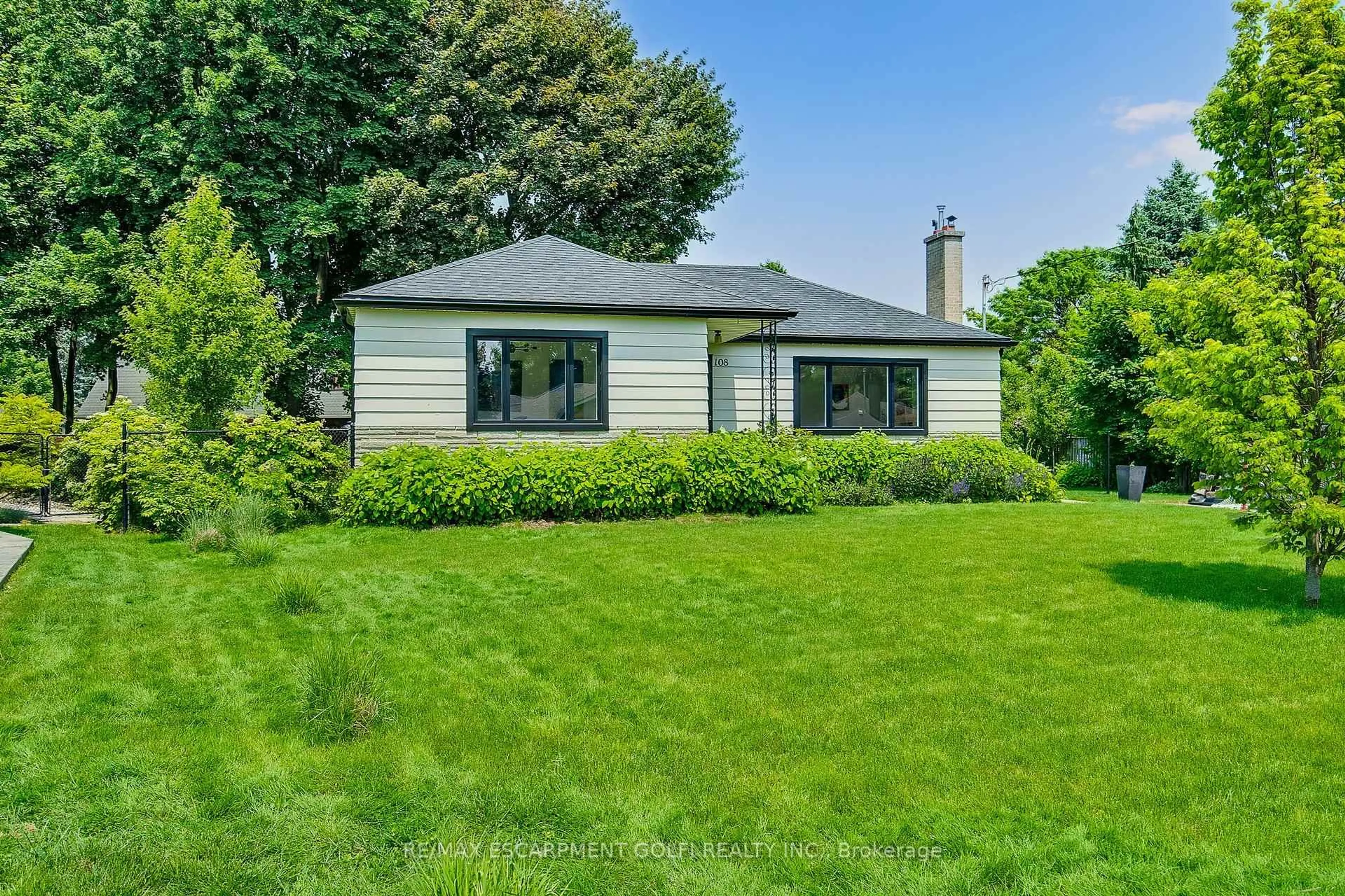 Home with vinyl exterior material, street for 108 Cumming Crt, Hamilton Ontario L9G 1V3