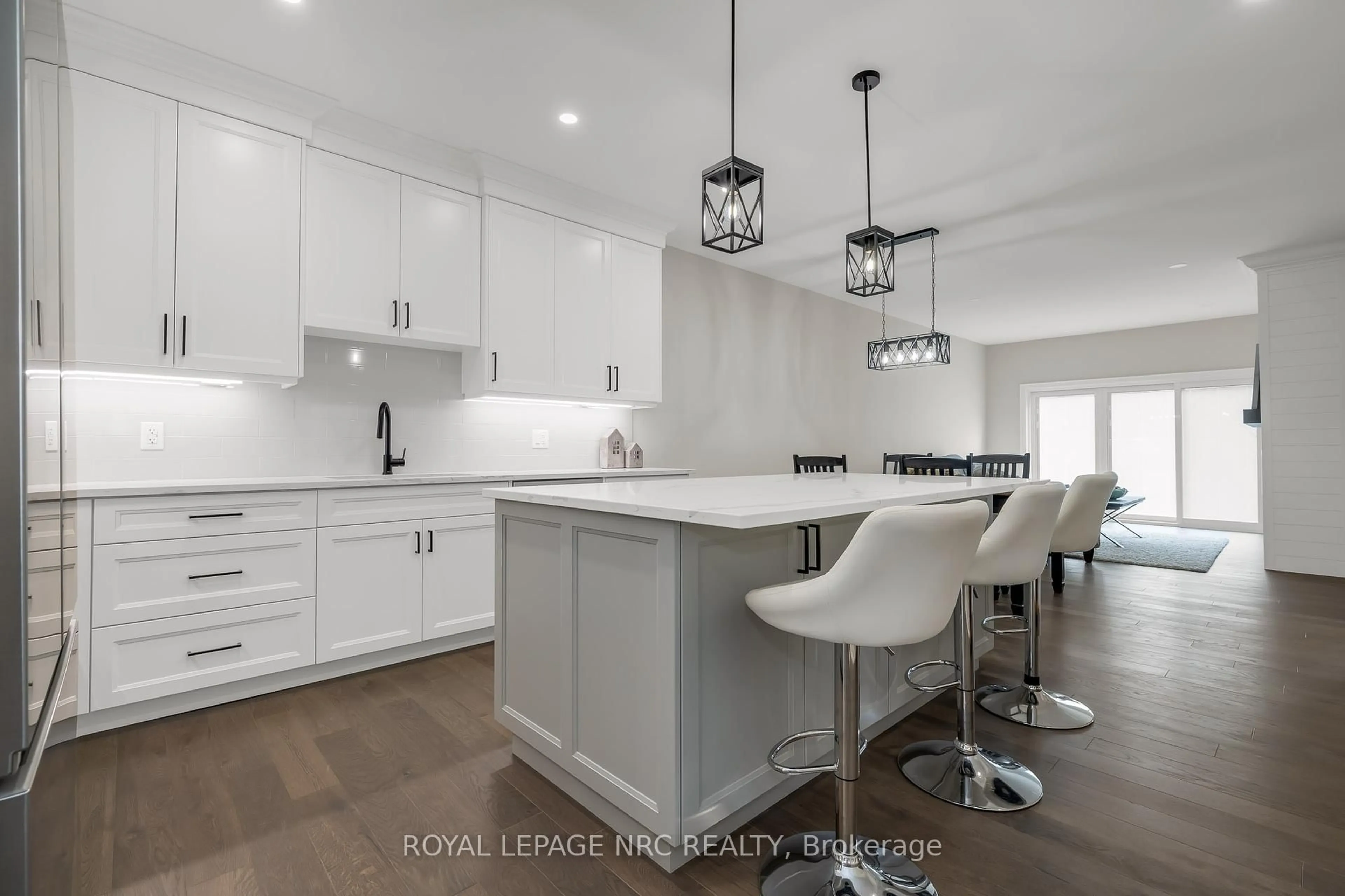 Open concept kitchen, unknown for 740 Clarence St, Port Colborne Ontario L3K 0A8