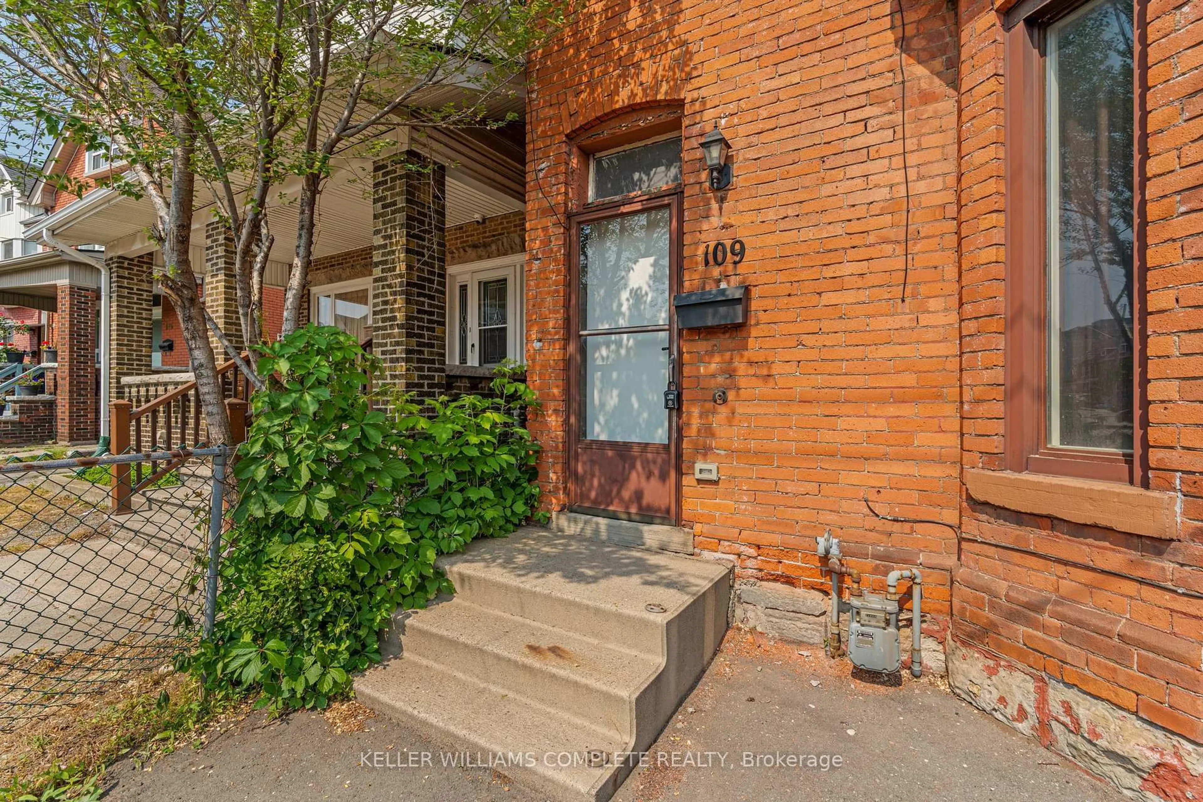 Unknown for 109 Sanford Ave, Hamilton Ontario L8L 5Z1