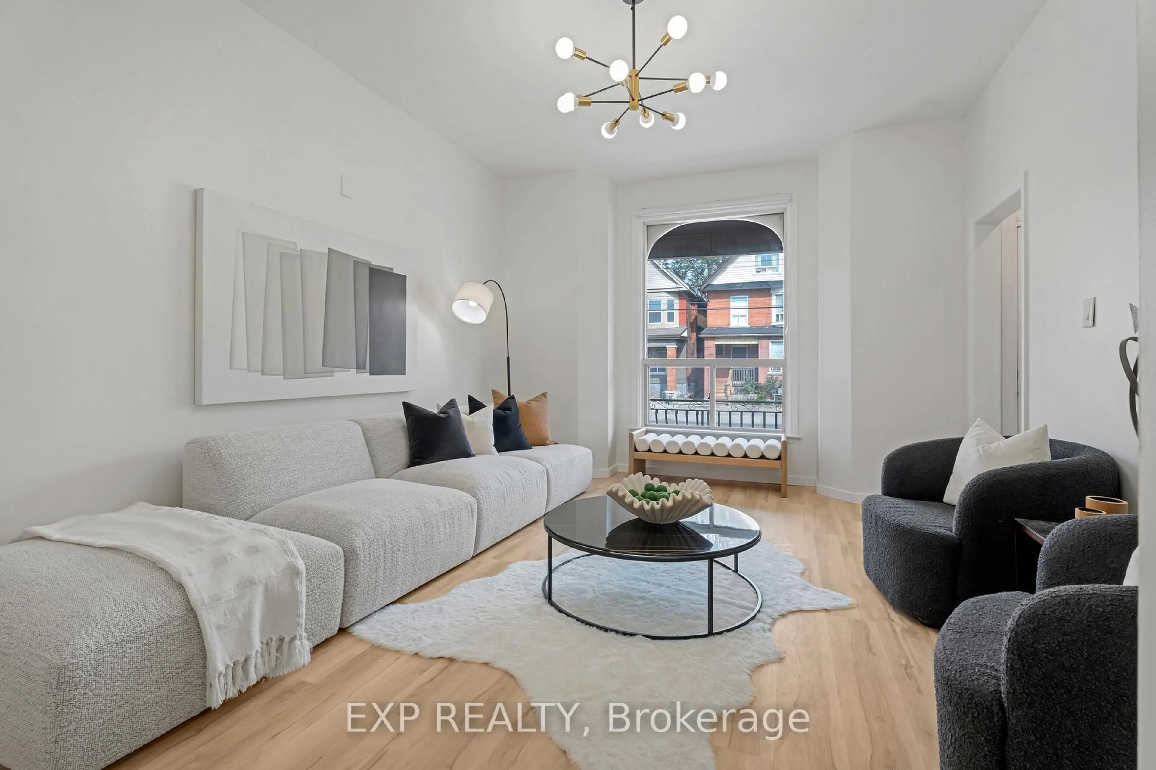 Living room with furniture, unknown for 133 Wentworth St, Hamilton Ontario L8L 5V6