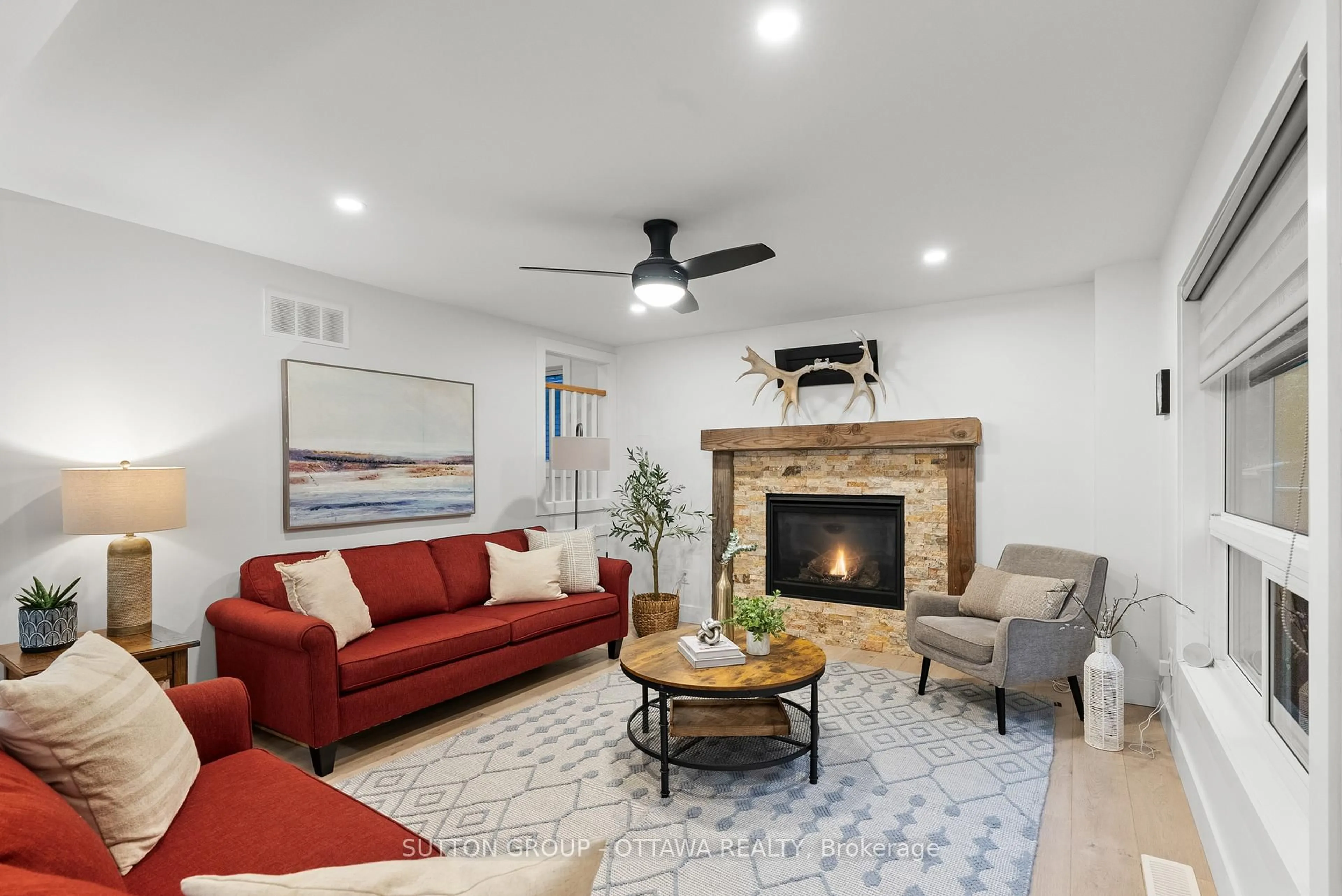 Living room with furniture, ceramic/tile floor for 513 Oxford St, North Grenville Ontario K0G 1J0
