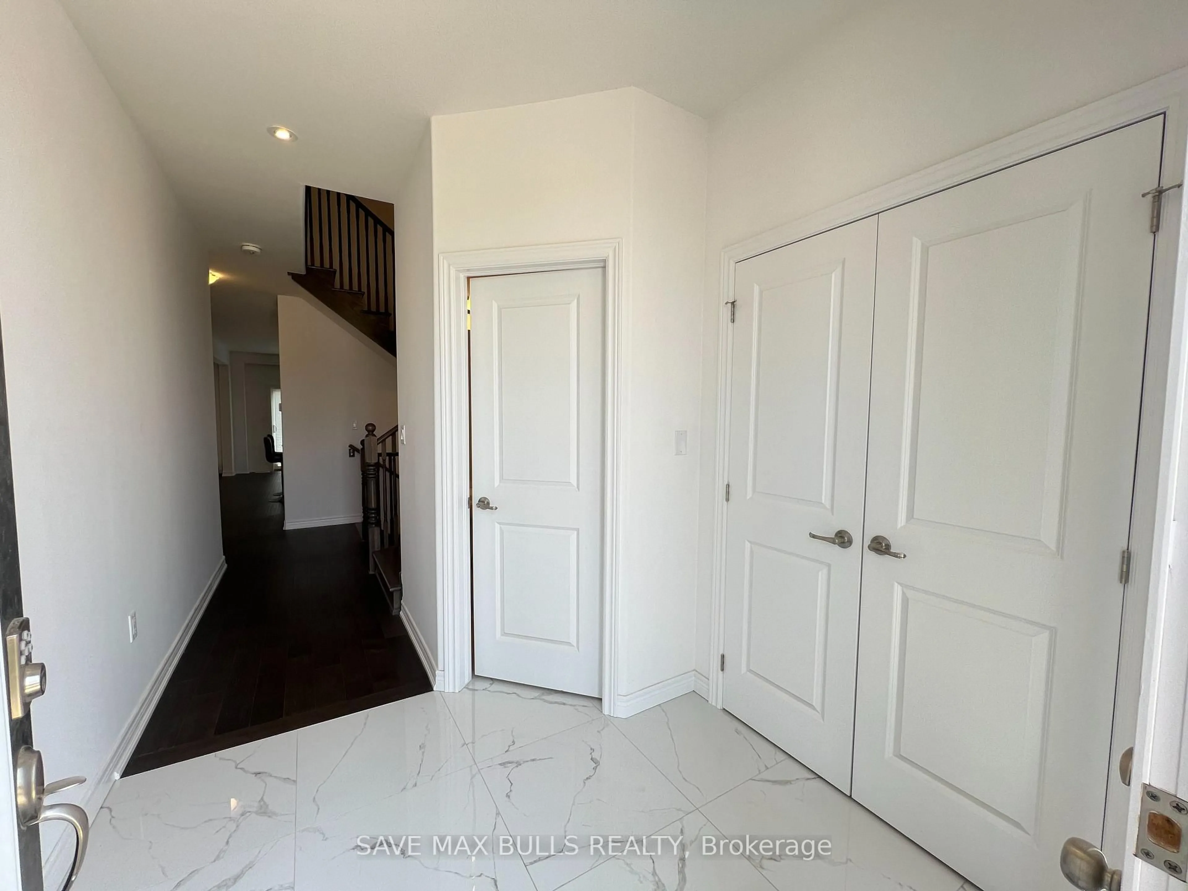 Indoor entryway for 29 Mair Ave, Brantford Ontario N3T 0T2