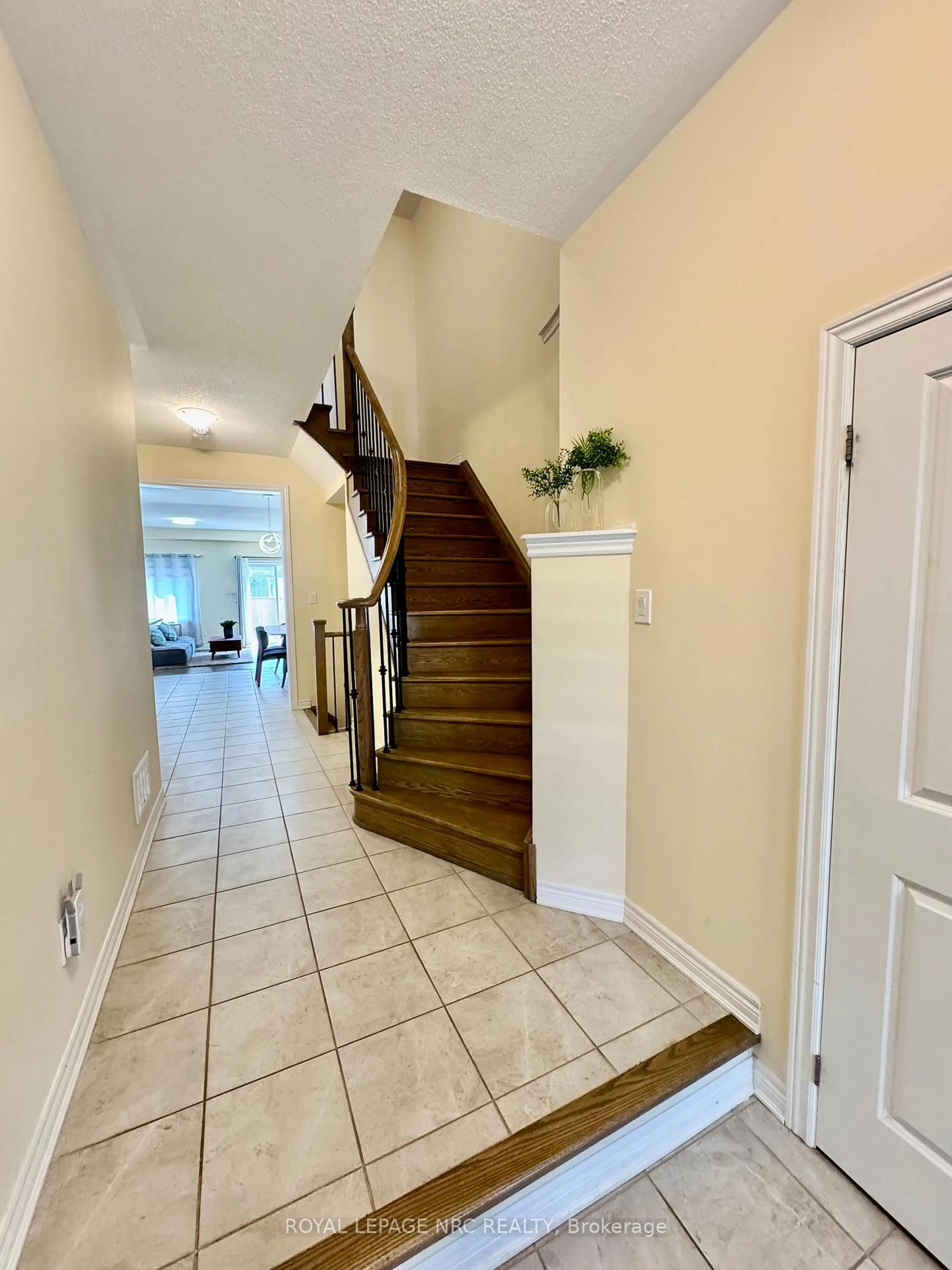 Unknown for 45 Sparkle Dr, Thorold Ontario L0S 1A0