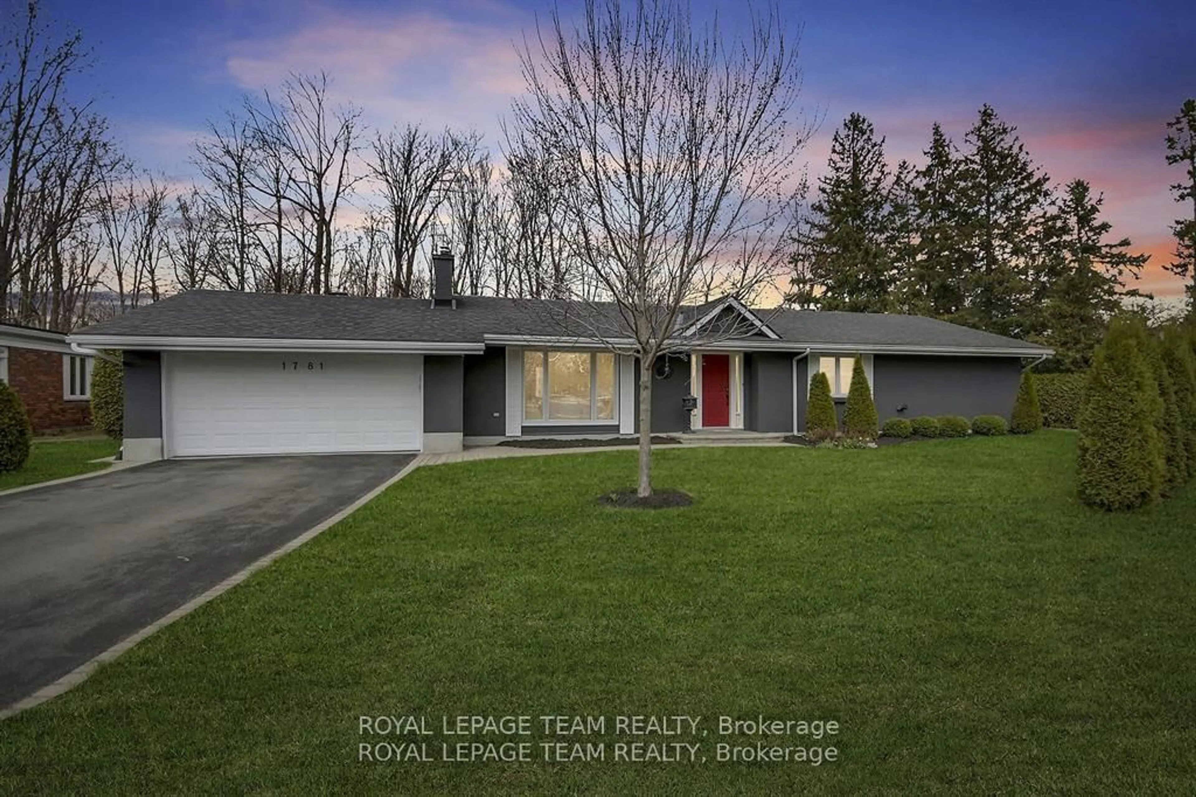 Home with vinyl exterior material, street for 1781 Rhodes Cres, Ottawa Ontario K1H 5T1