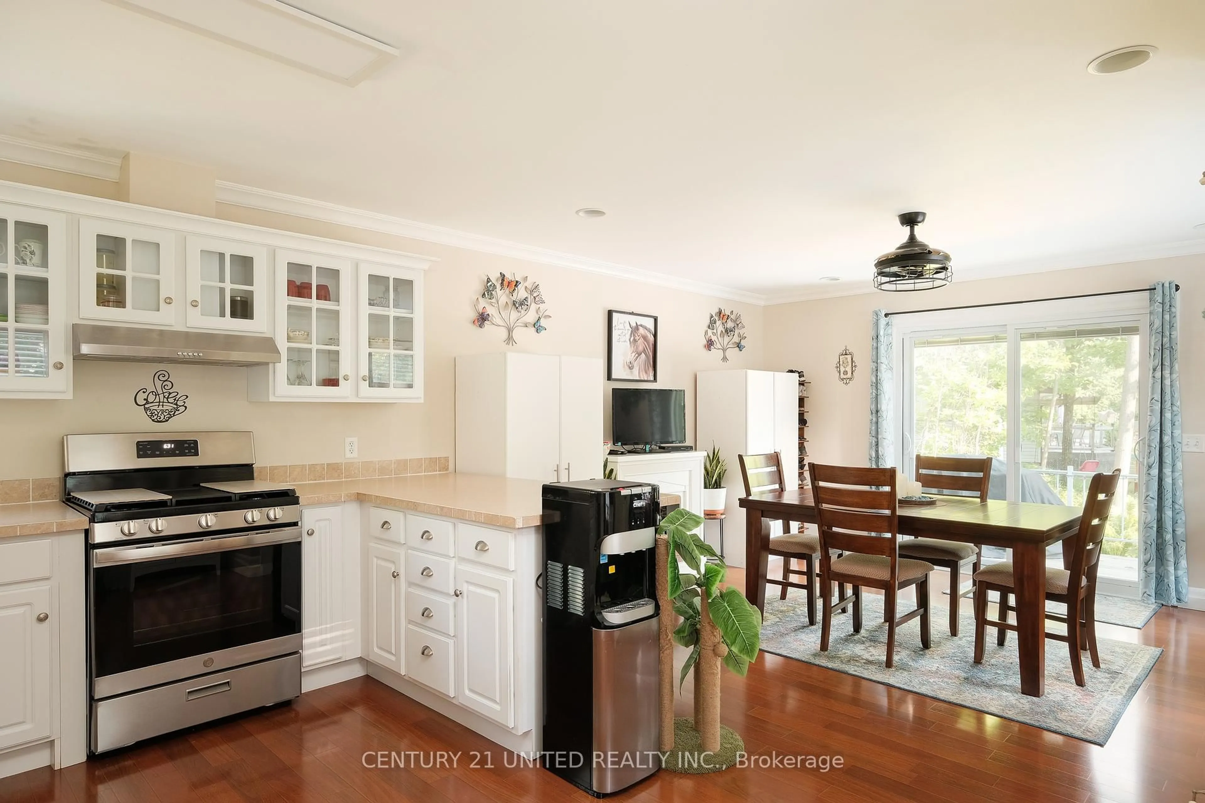 Open concept kitchen, ceramic/tile floor for 4 Rollies Bay Rd, Curve Lake First Nation 35 Ontario K0L 1R0