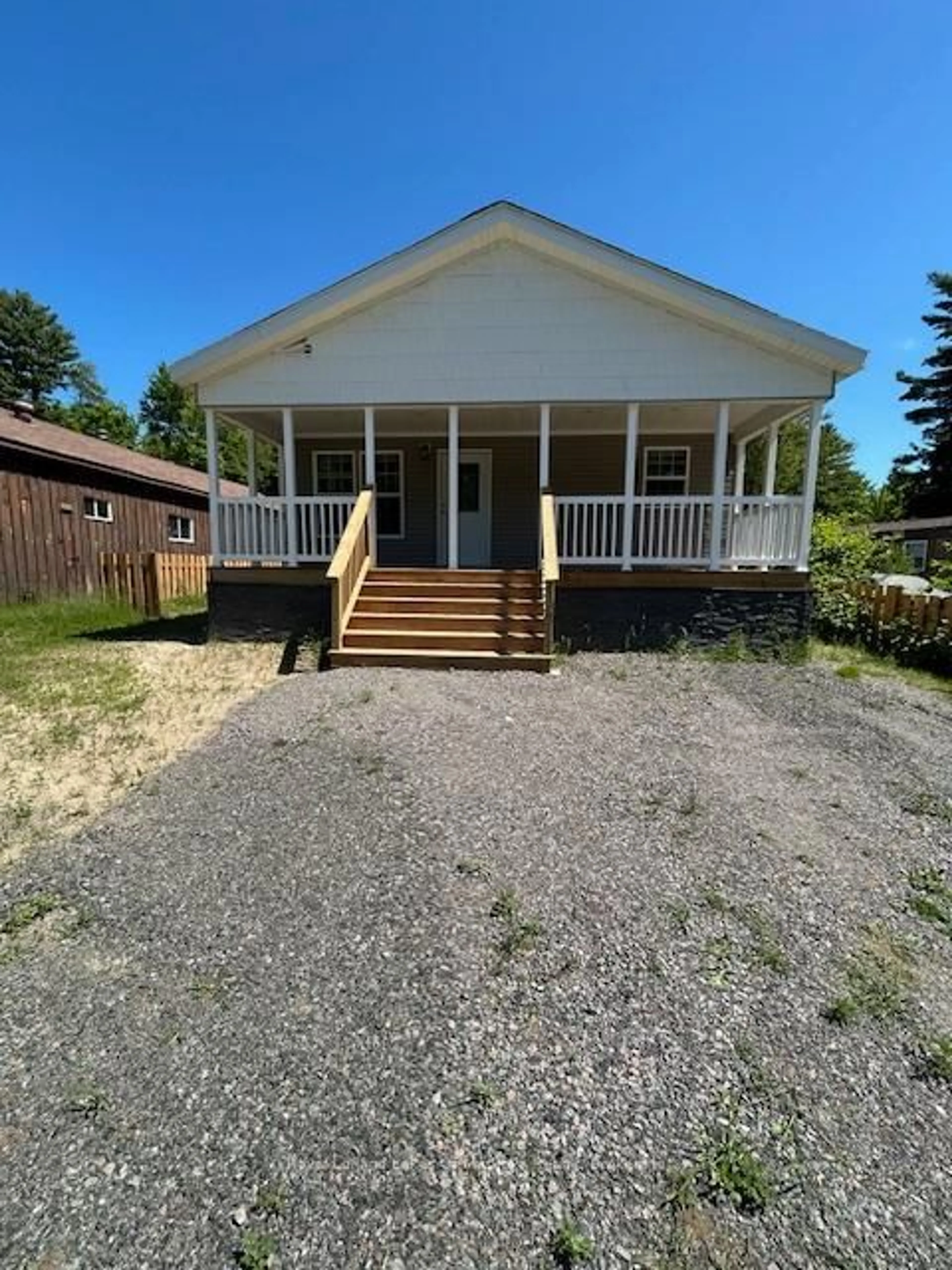 A pic from outside/outdoor area/front of a property/back of a property/a pic from drone, building for 1701 HIGHWAY 11 #6, Gravenhurst Ontario P0E 1G0