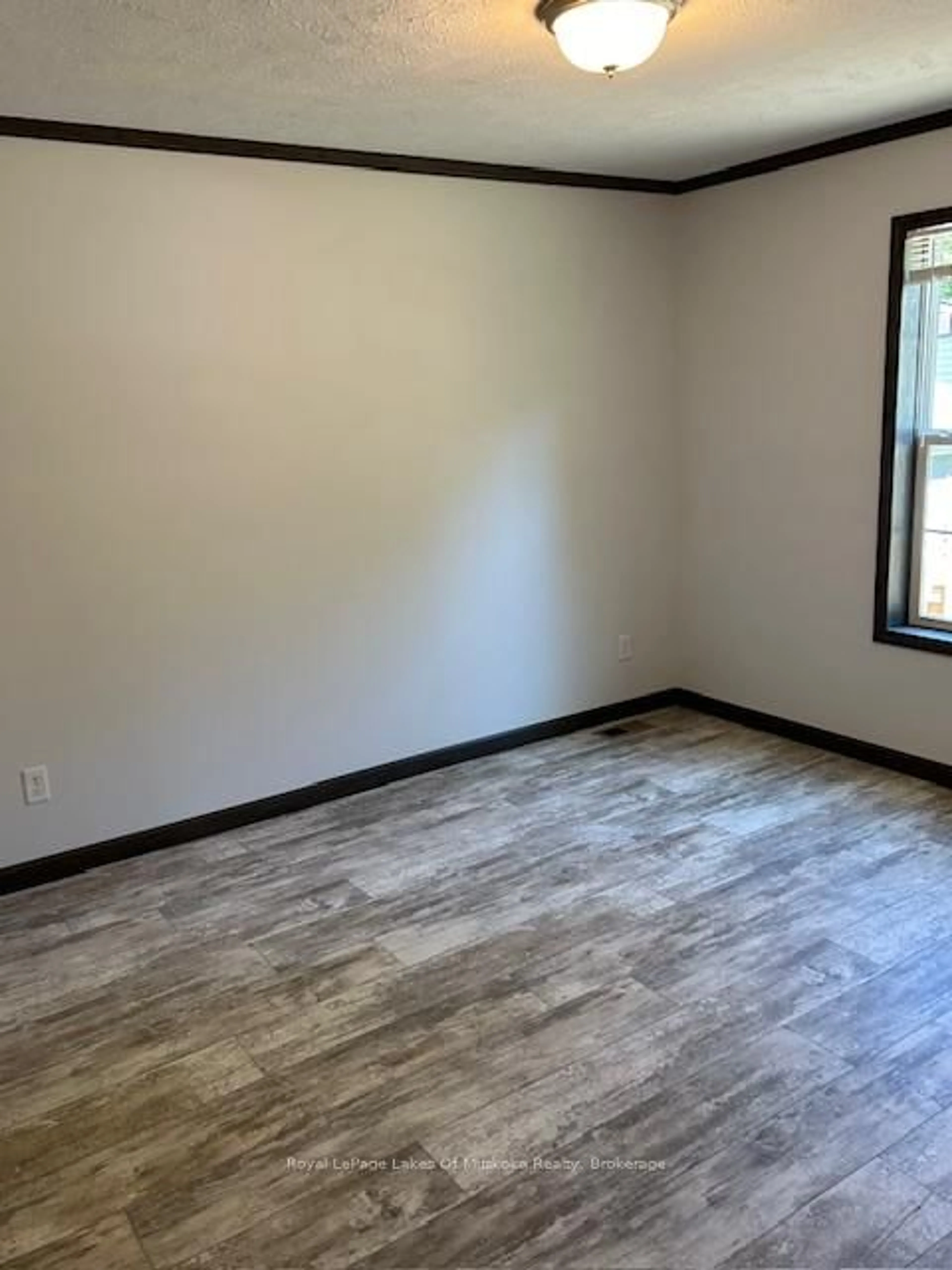A pic of a room for 1701 HIGHWAY 11 #6, Gravenhurst Ontario P0E 1G0