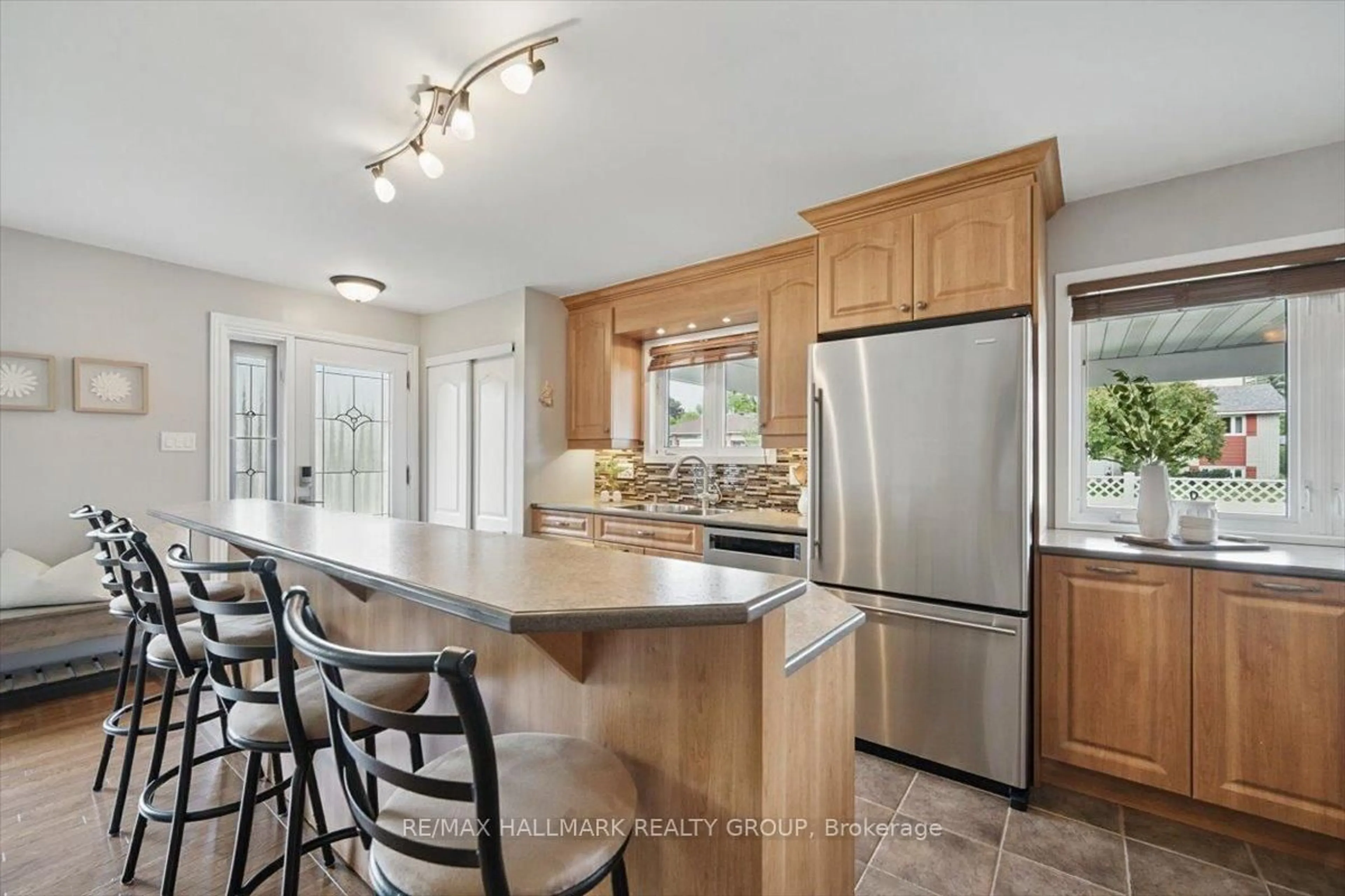 Open concept kitchen, ceramic/tile floor for 240 Kennedy Lane, Orleans Ontario K1E 1G7