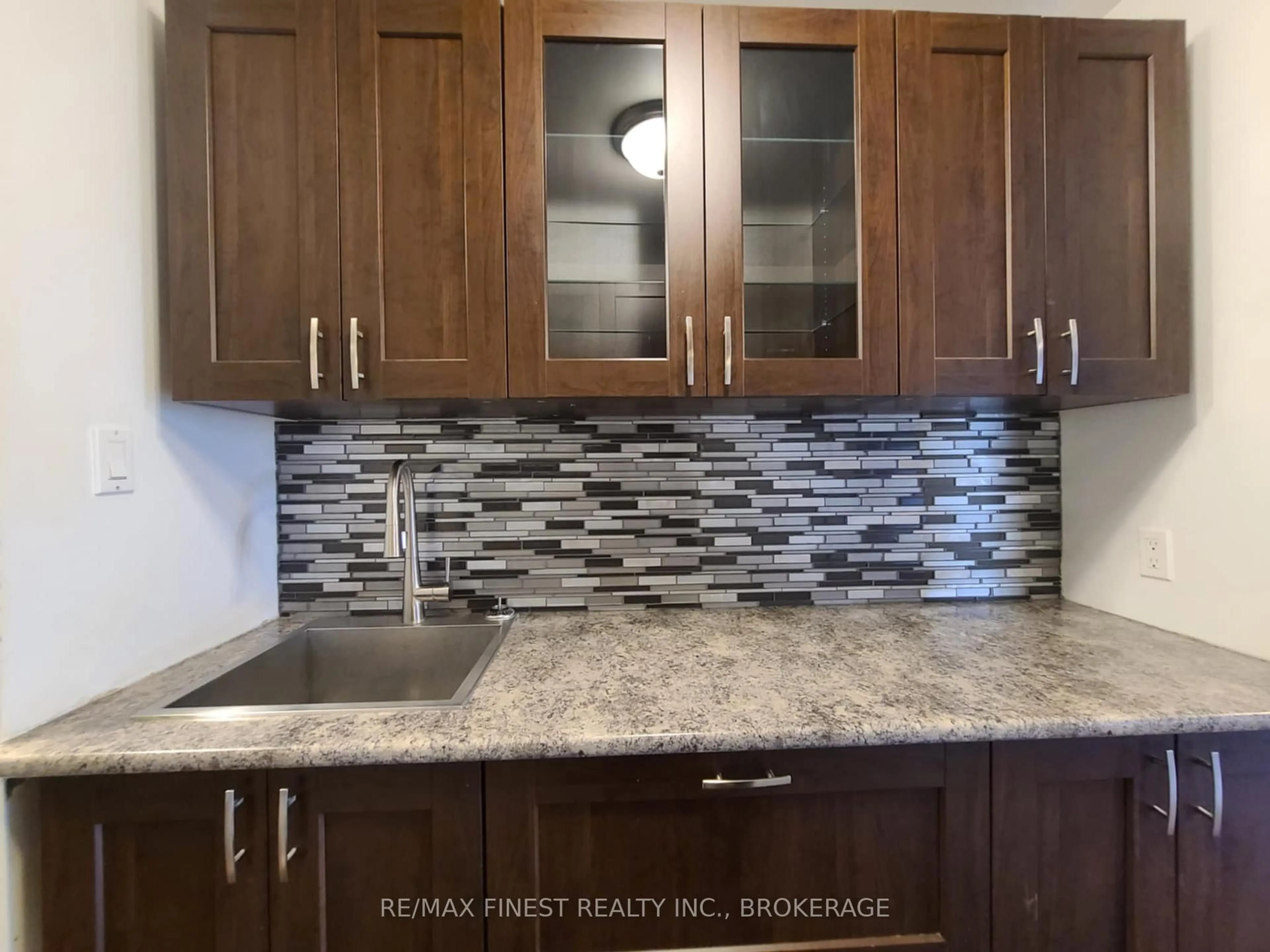 Unknown for 550 Talbot Pl #404, Gananoque Ontario K7R 3C6