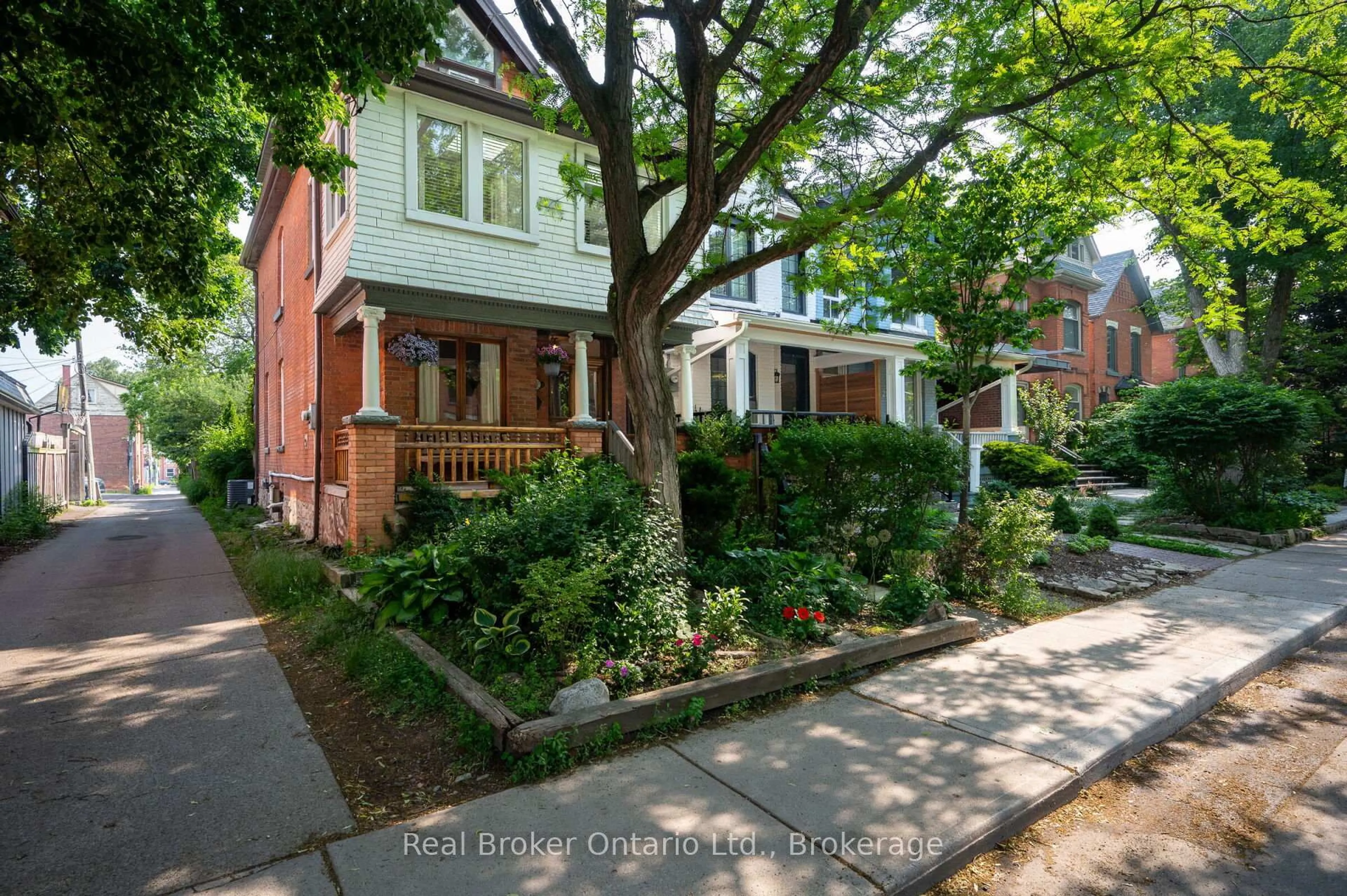 Home with brick exterior material, street for 300 Charlton Ave, Hamilton Ontario L8P 2E5